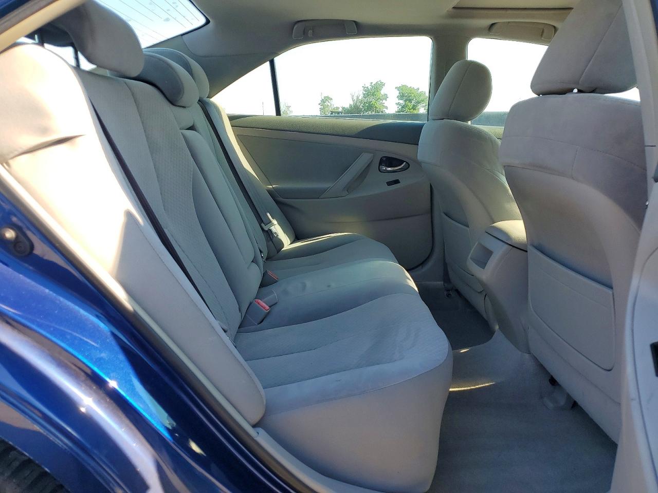 2009 Toyota Camry Le Blue vin: 4T1BE46KX9U322303