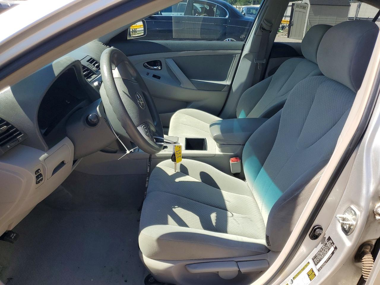 2009 Toyota Camry Base Silver vin: 4T1BE46KX9U348903