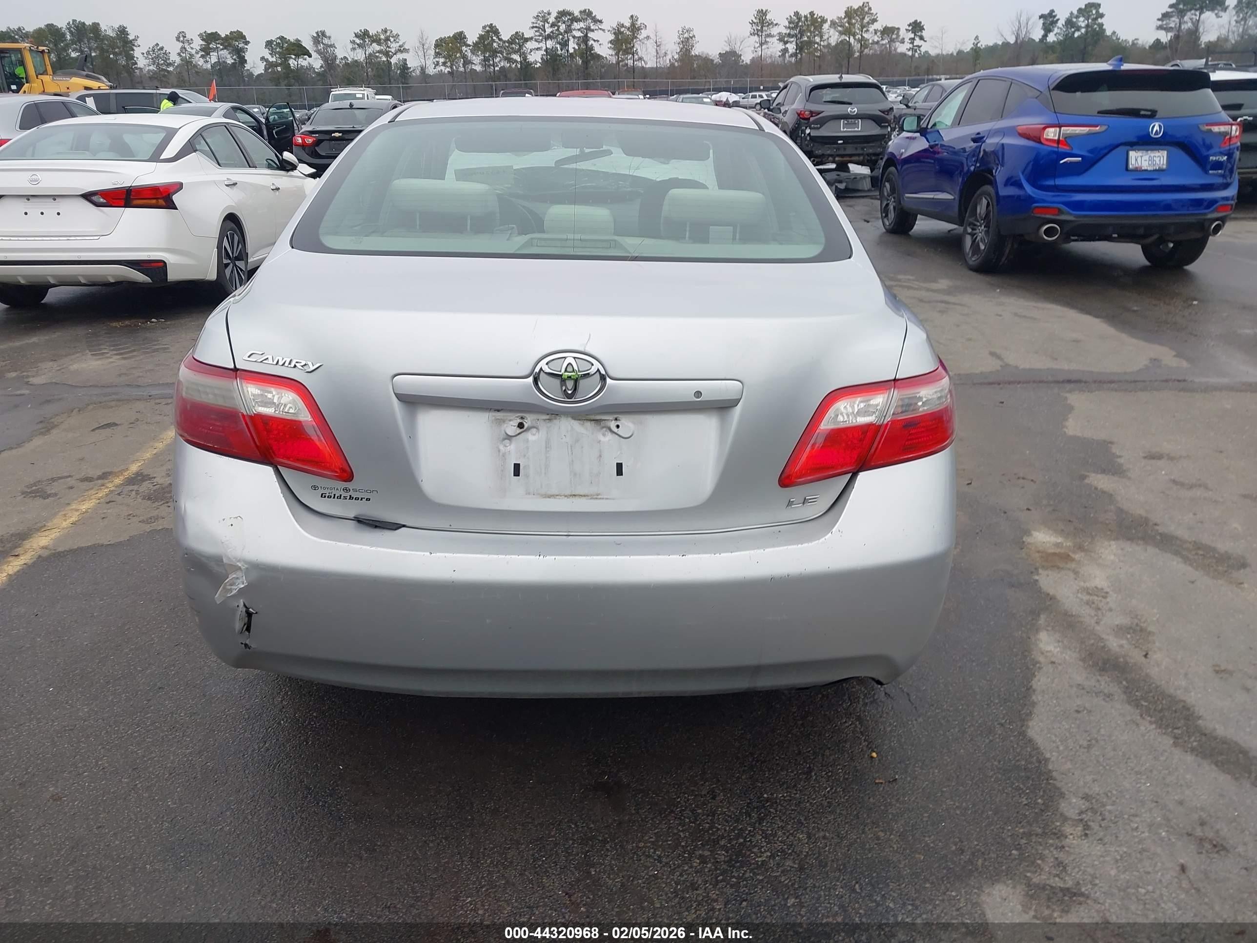 2009 Toyota Camry Le Silver vin: 4T1BE46KX9U350098