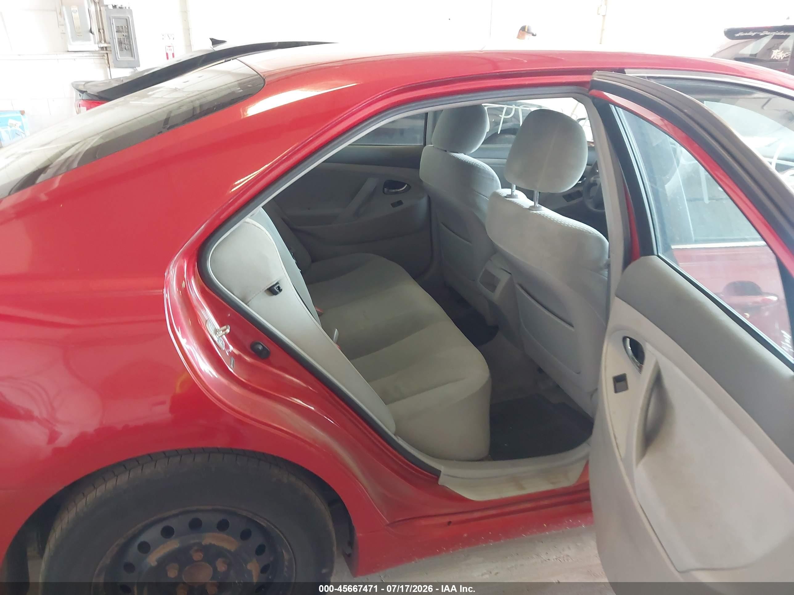 2009 Toyota Camry Le Red vin: 4T1BE46KX9U375020