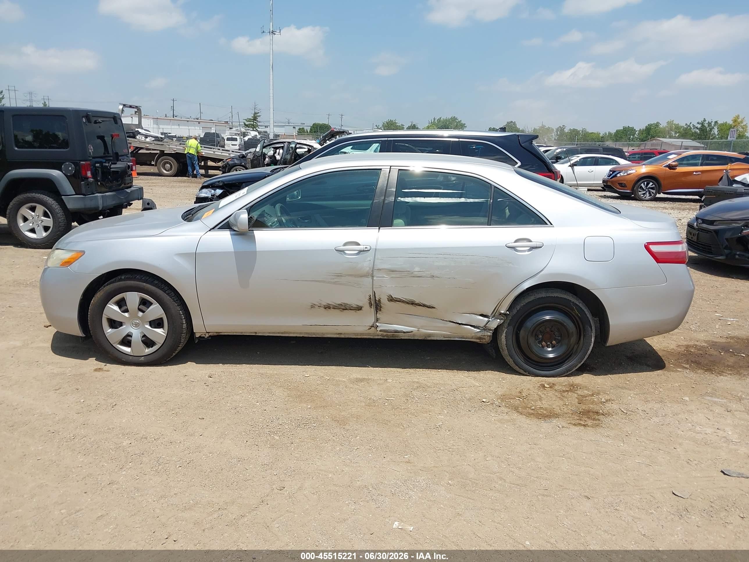 2009 Toyota Camry Le Silver vin: 4T1BE46KX9U386602