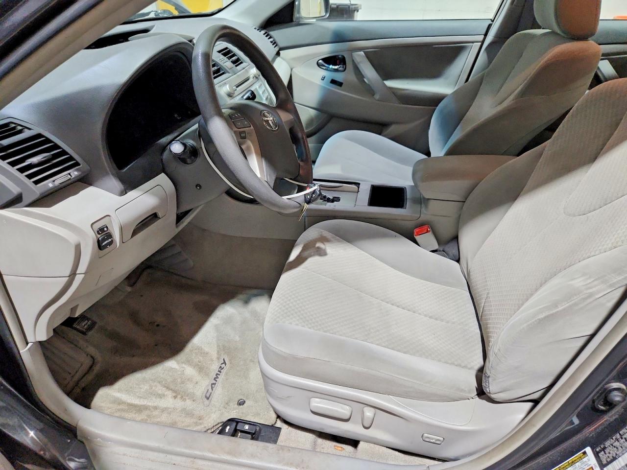 2009 Toyota Camry Le Gray vin: 4T1BE46KX9U388978