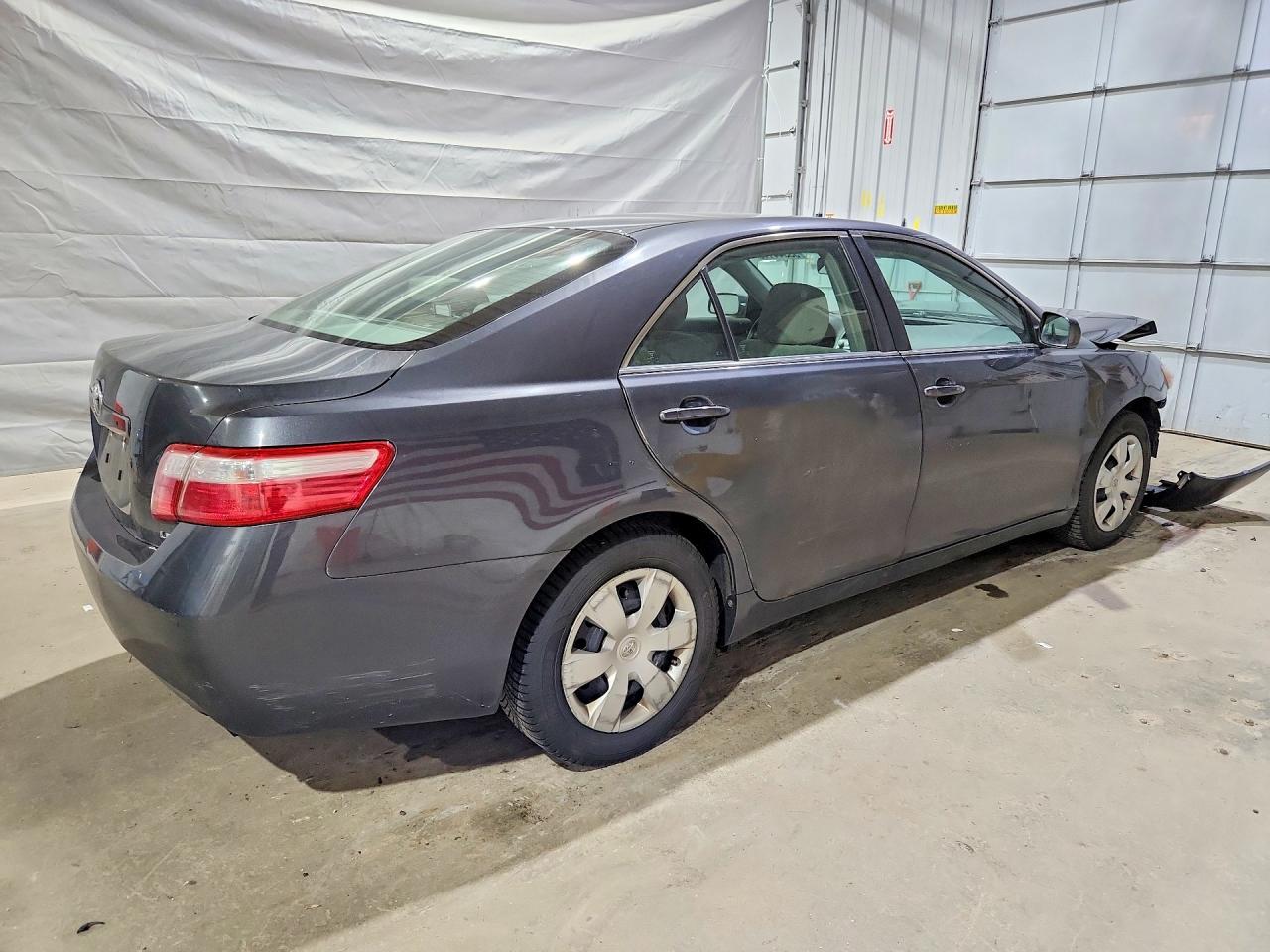 2009 Toyota Camry Le Gray vin: 4T1BE46KX9U388978