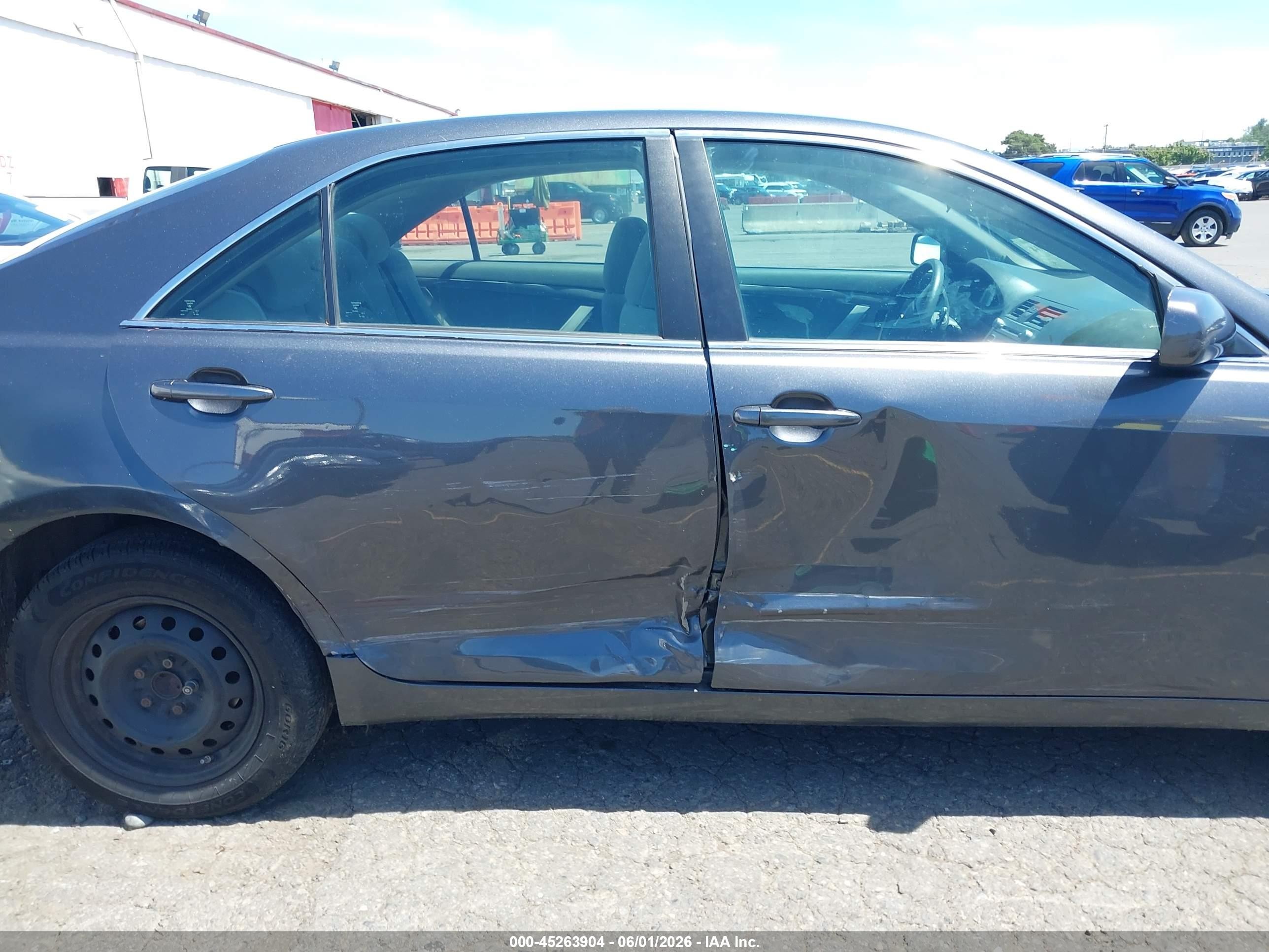 2009 Toyota Camry Le Gray vin: 4T1BE46KX9U393873