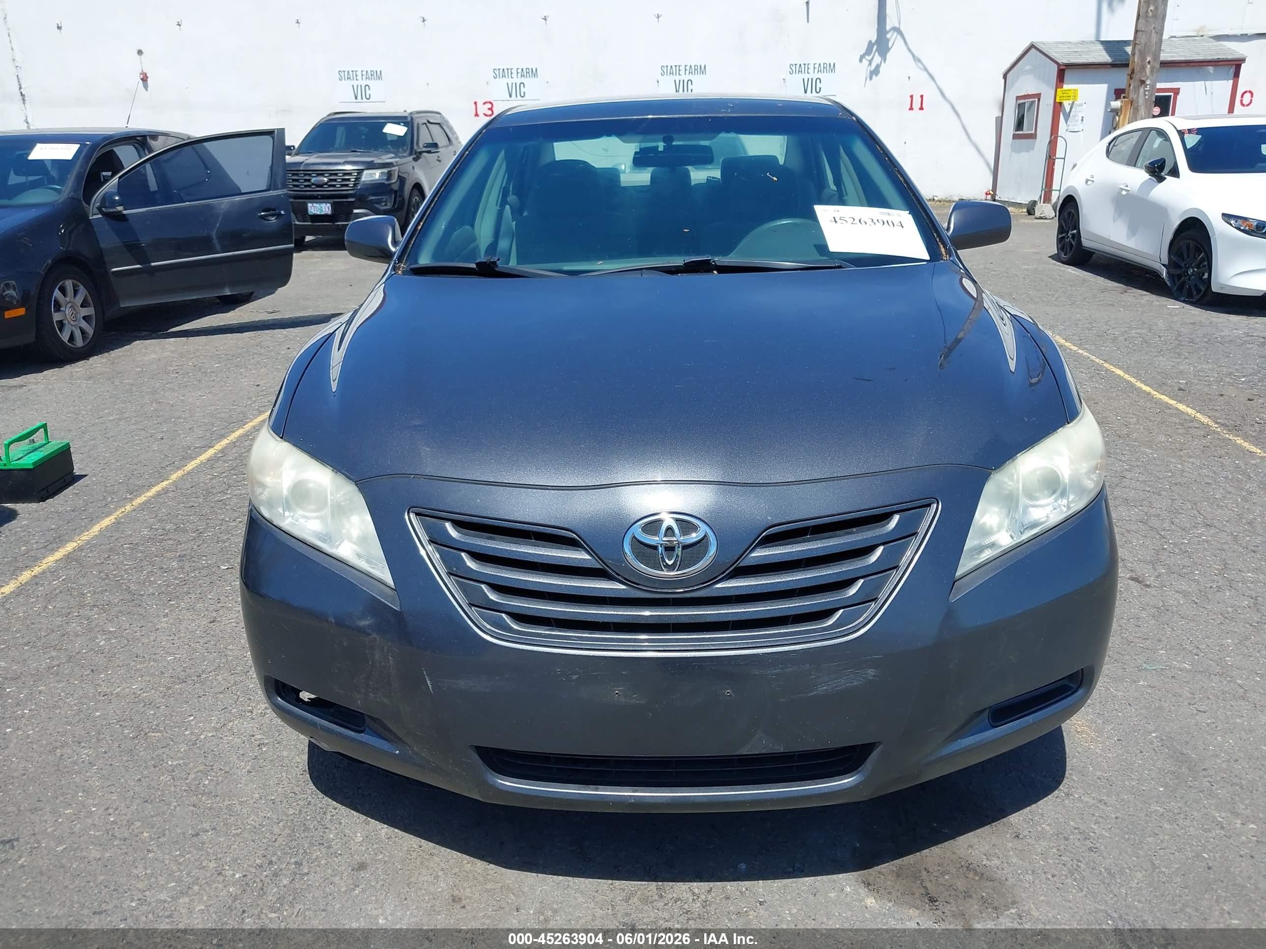 2009 Toyota Camry Le Gray vin: 4T1BE46KX9U393873