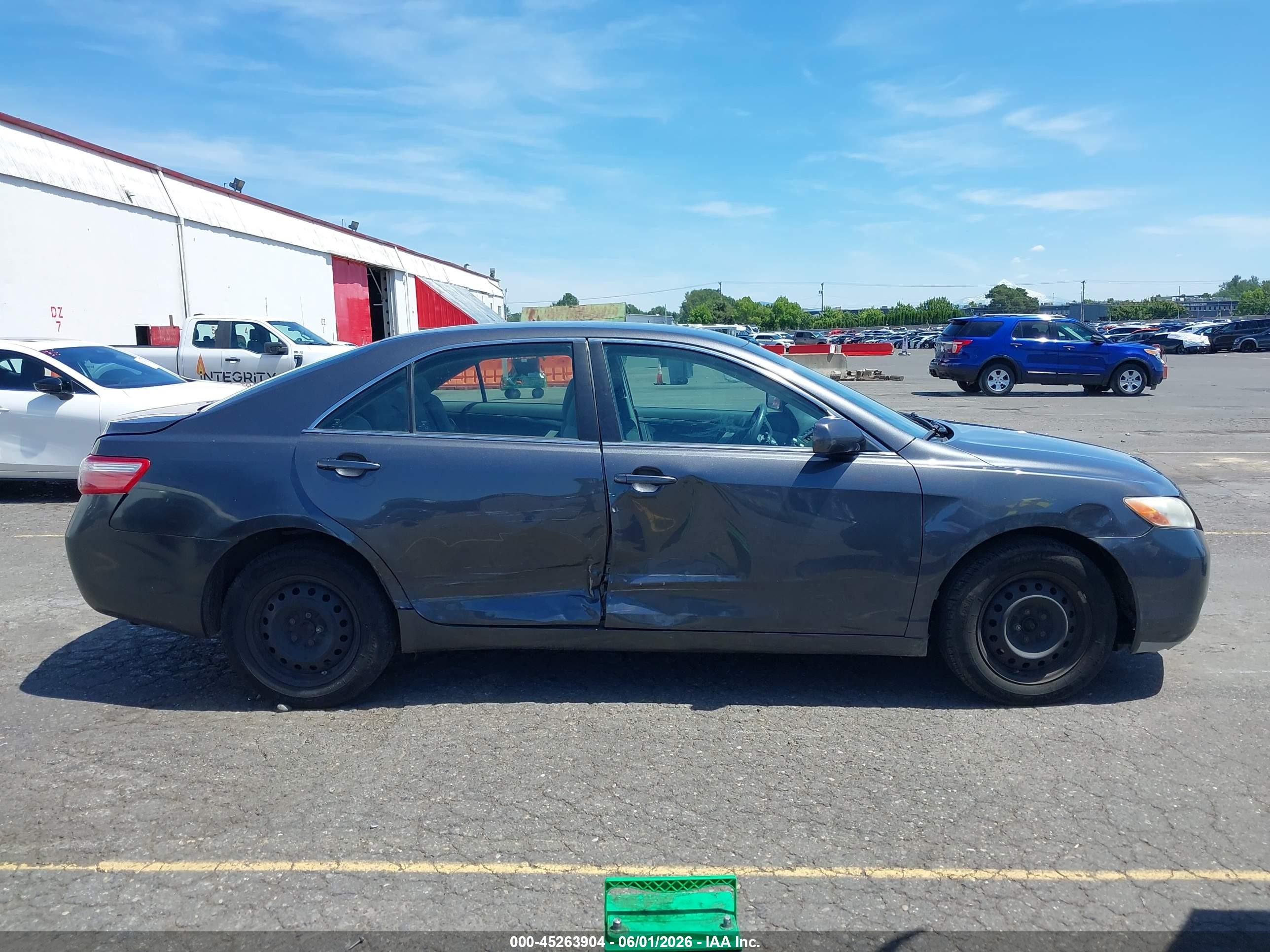 2009 Toyota Camry Le Gray vin: 4T1BE46KX9U393873