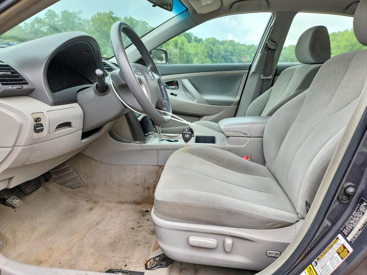2009 Toyota Camry Le Gray vin: 4T1BE46KX9U406055