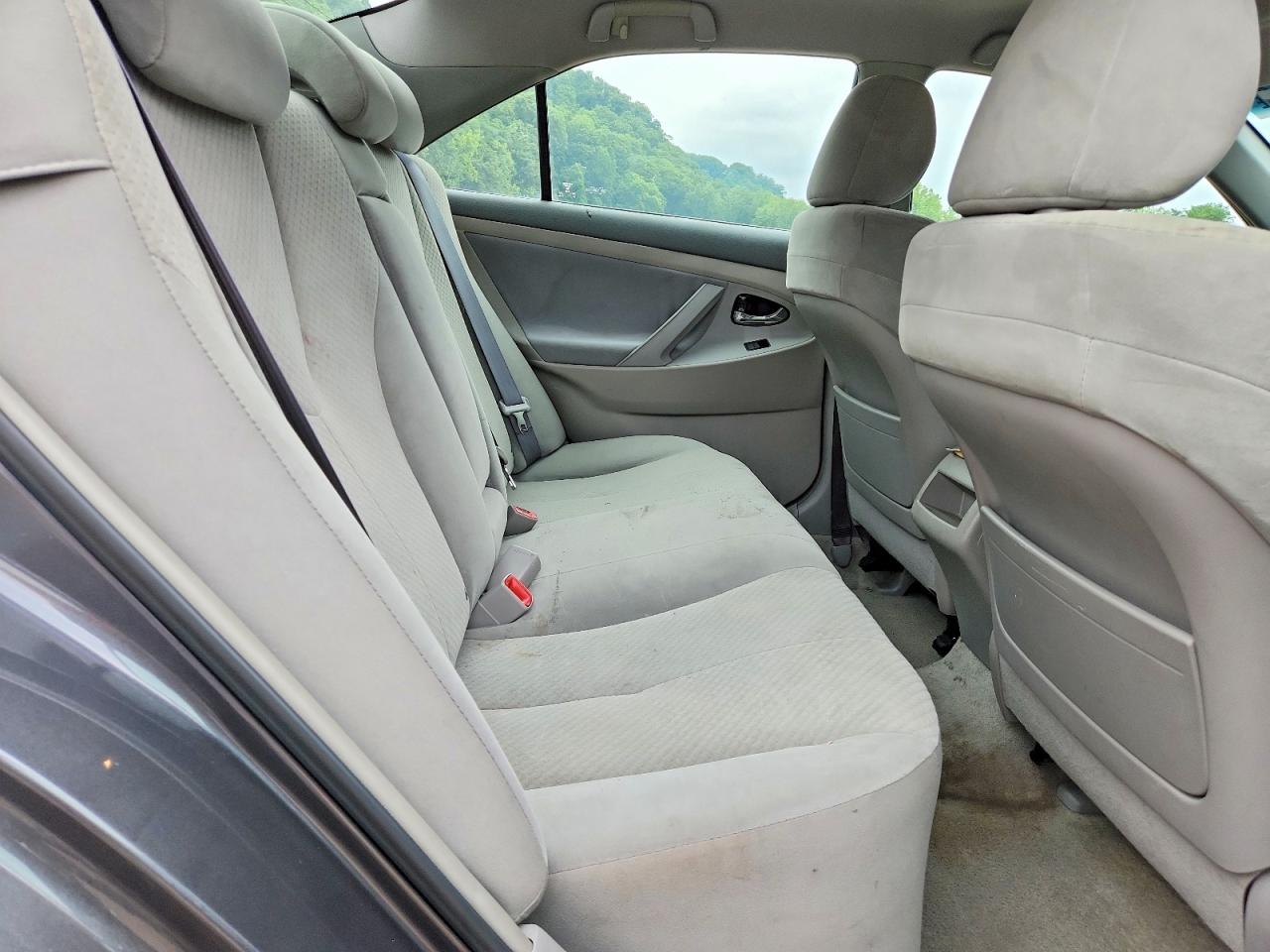 2009 Toyota Camry Le Gray vin: 4T1BE46KX9U406055