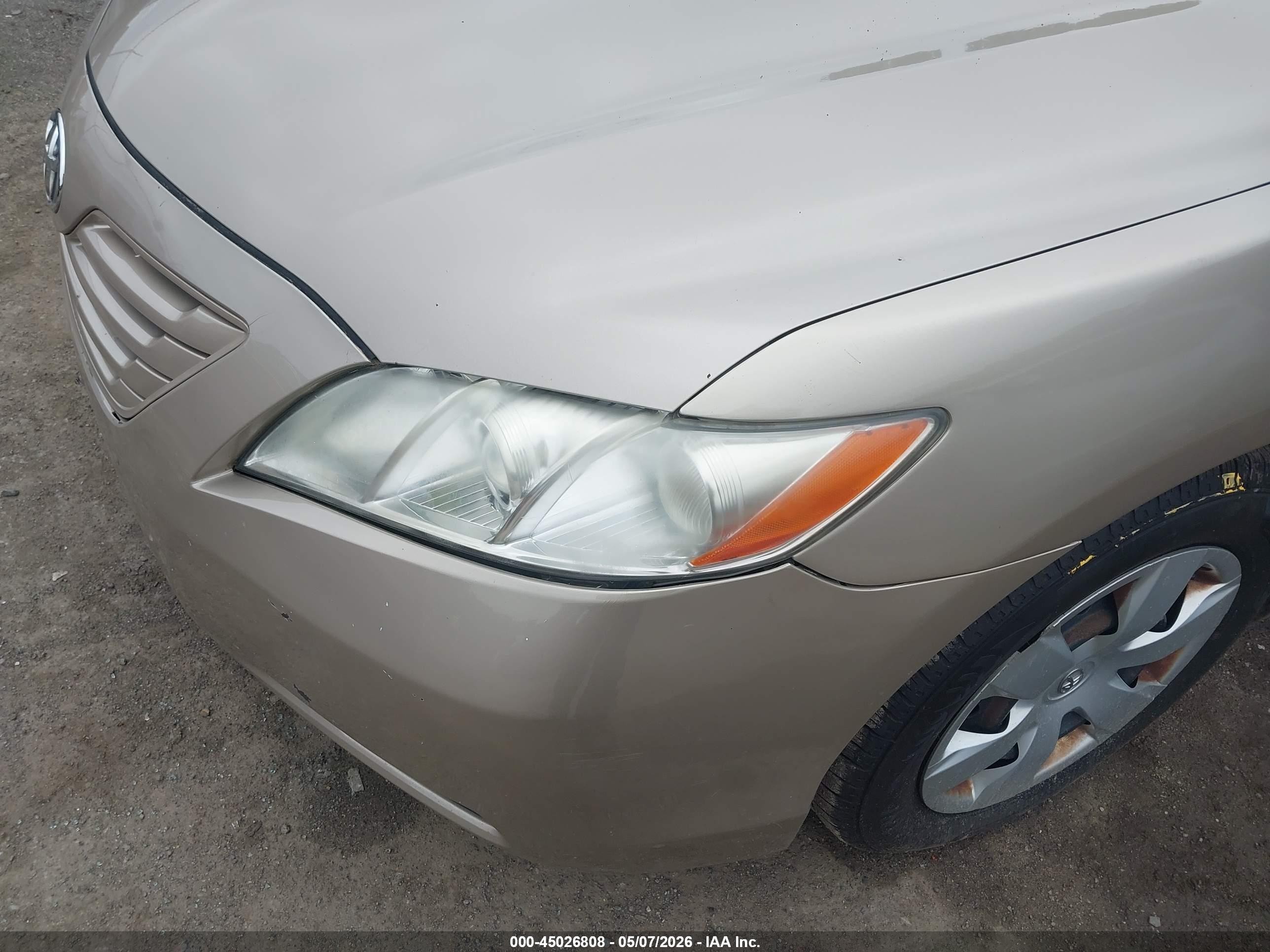 2009 Toyota Camry Le Gold vin: 4T1BE46KX9U408307