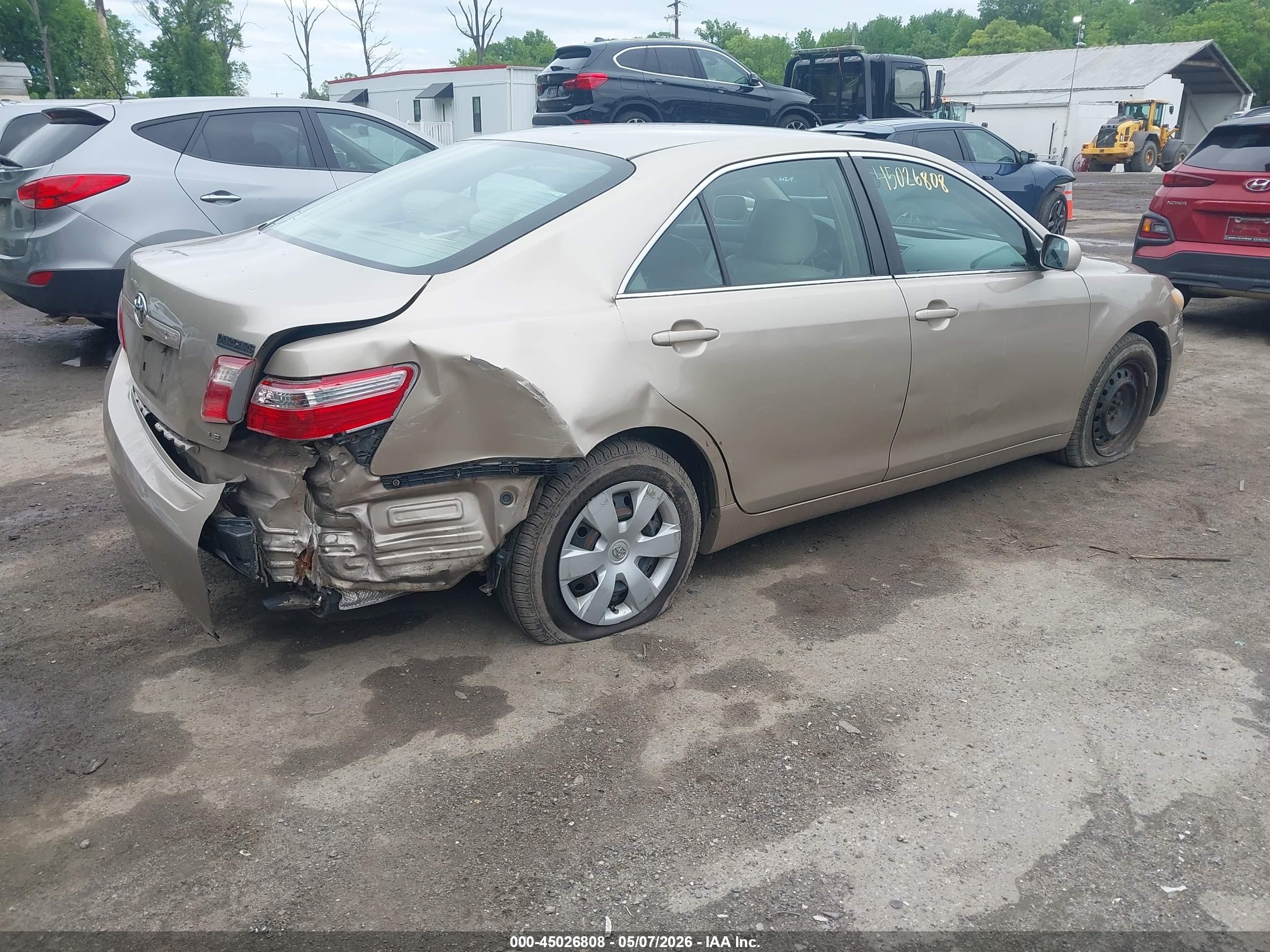 2009 Toyota Camry Le Gold vin: 4T1BE46KX9U408307