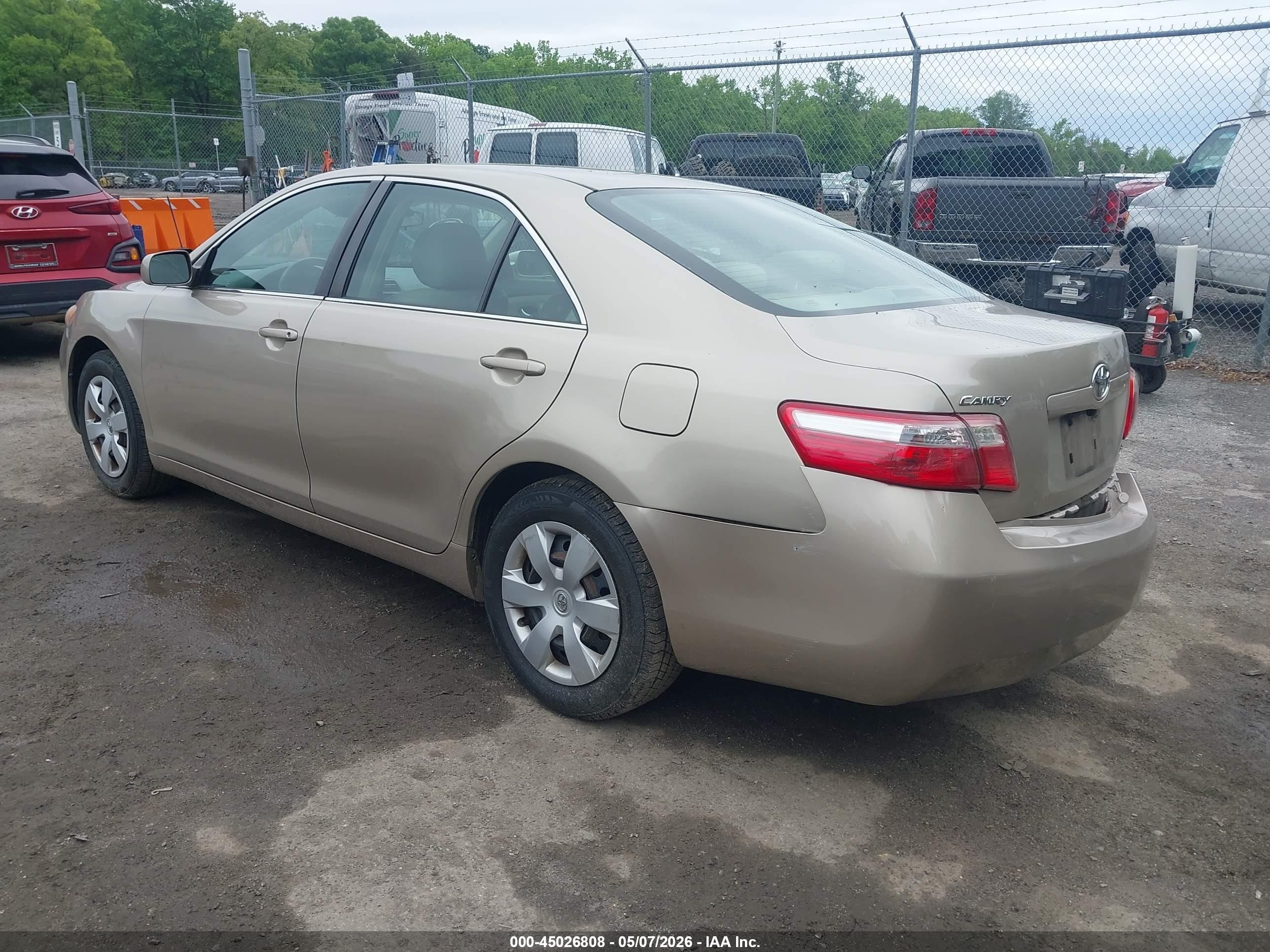 2009 Toyota Camry Le Gold vin: 4T1BE46KX9U408307