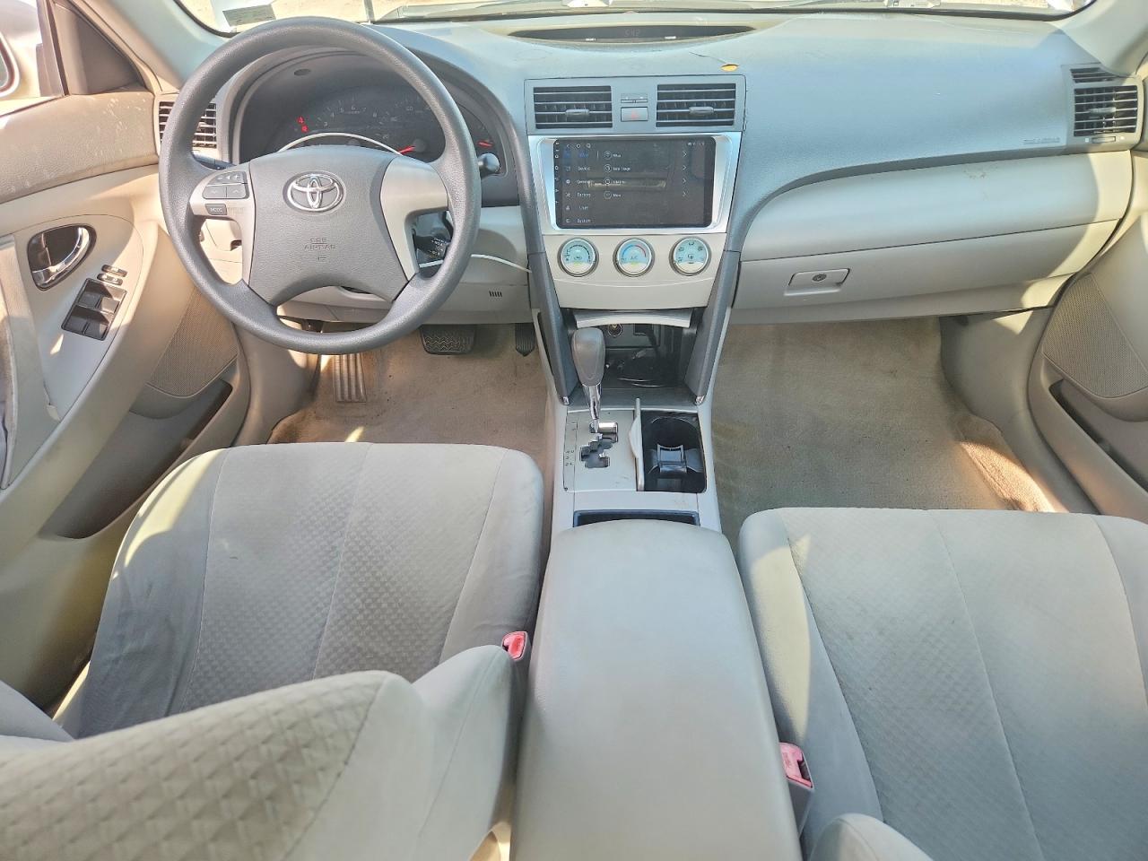 2009 Toyota Camry Le Silver vin: 4T1BE46KX9U411028