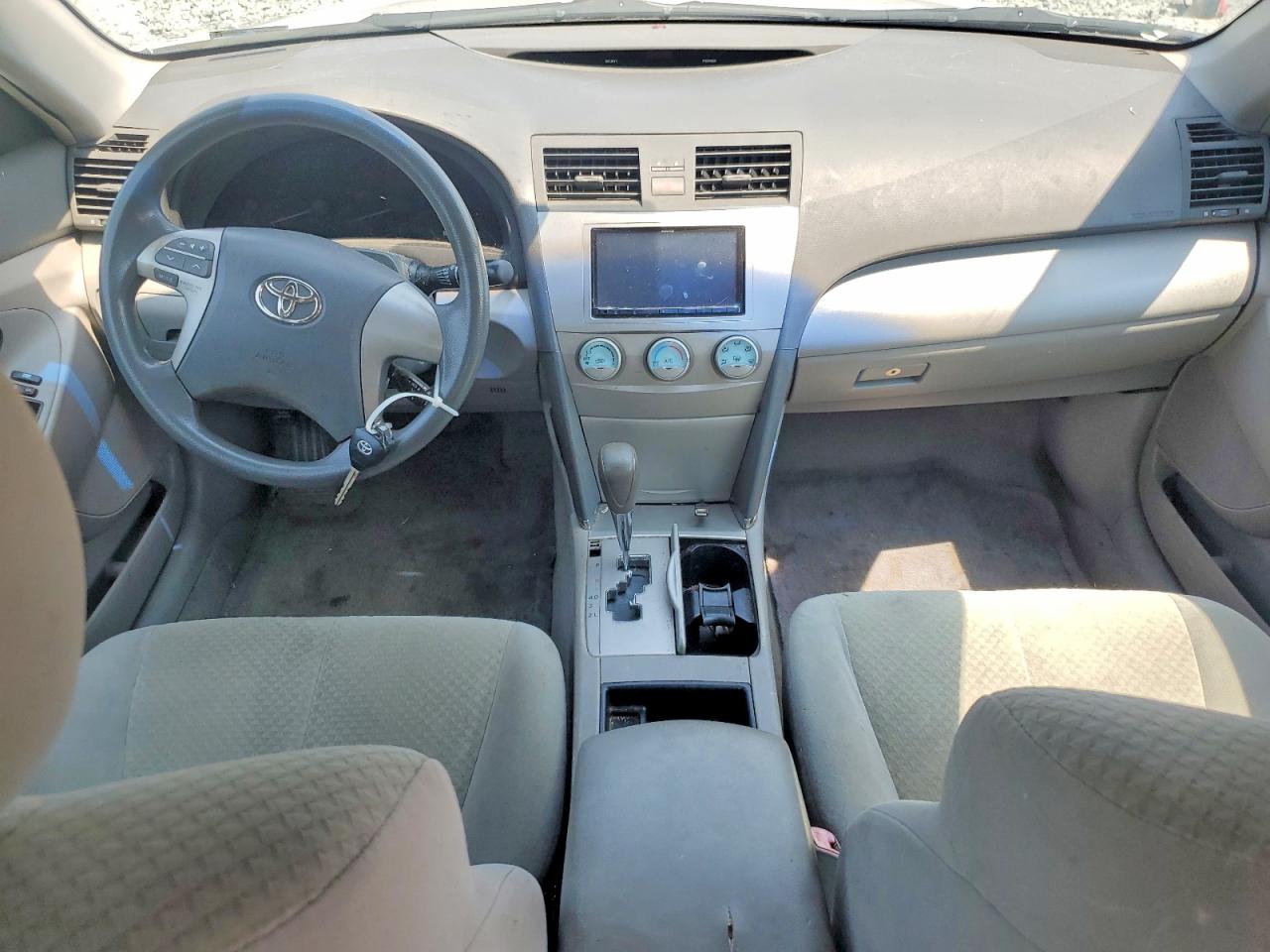 2009 Toyota Camry Le White vin: 4T1BE46KX9U823353
