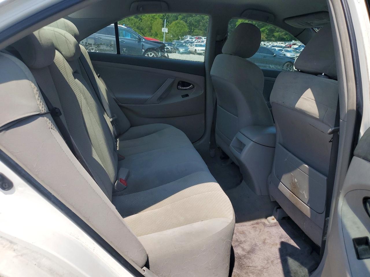 2009 Toyota Camry Le White vin: 4T1BE46KX9U823353