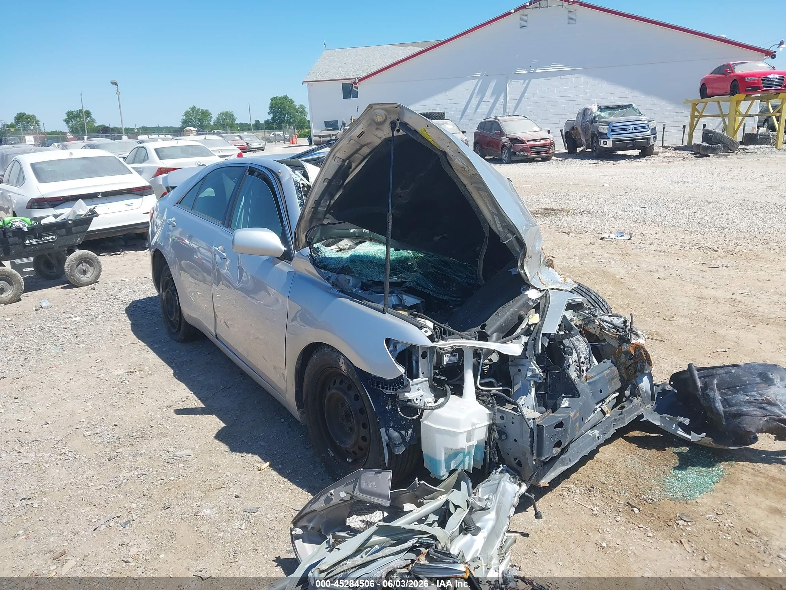 2009 Toyota Camry Le Silver vin: 4T1BE46KX9U835602