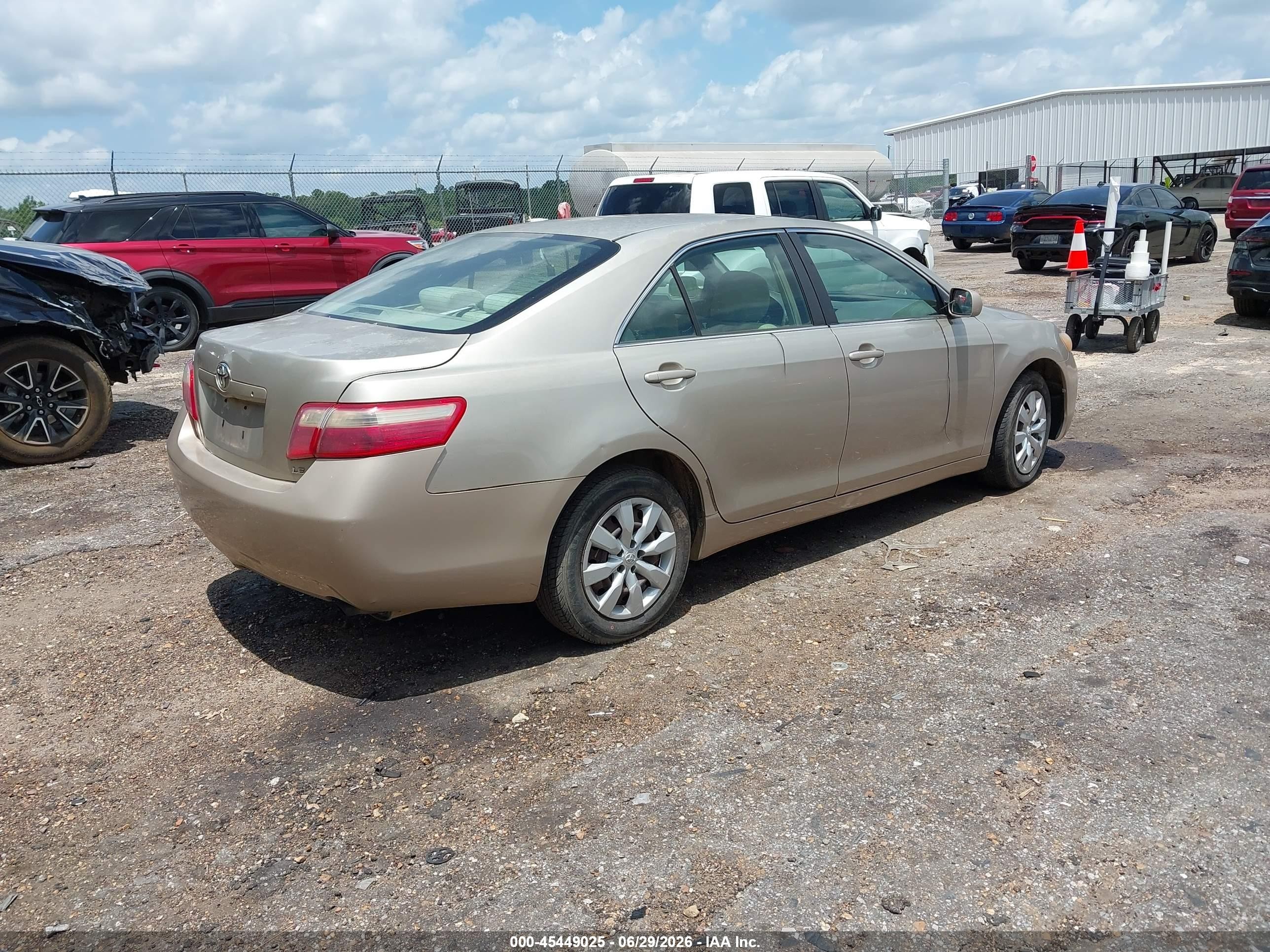 2009 Toyota Camry Le Gold vin: 4T1BE46KX9U835843