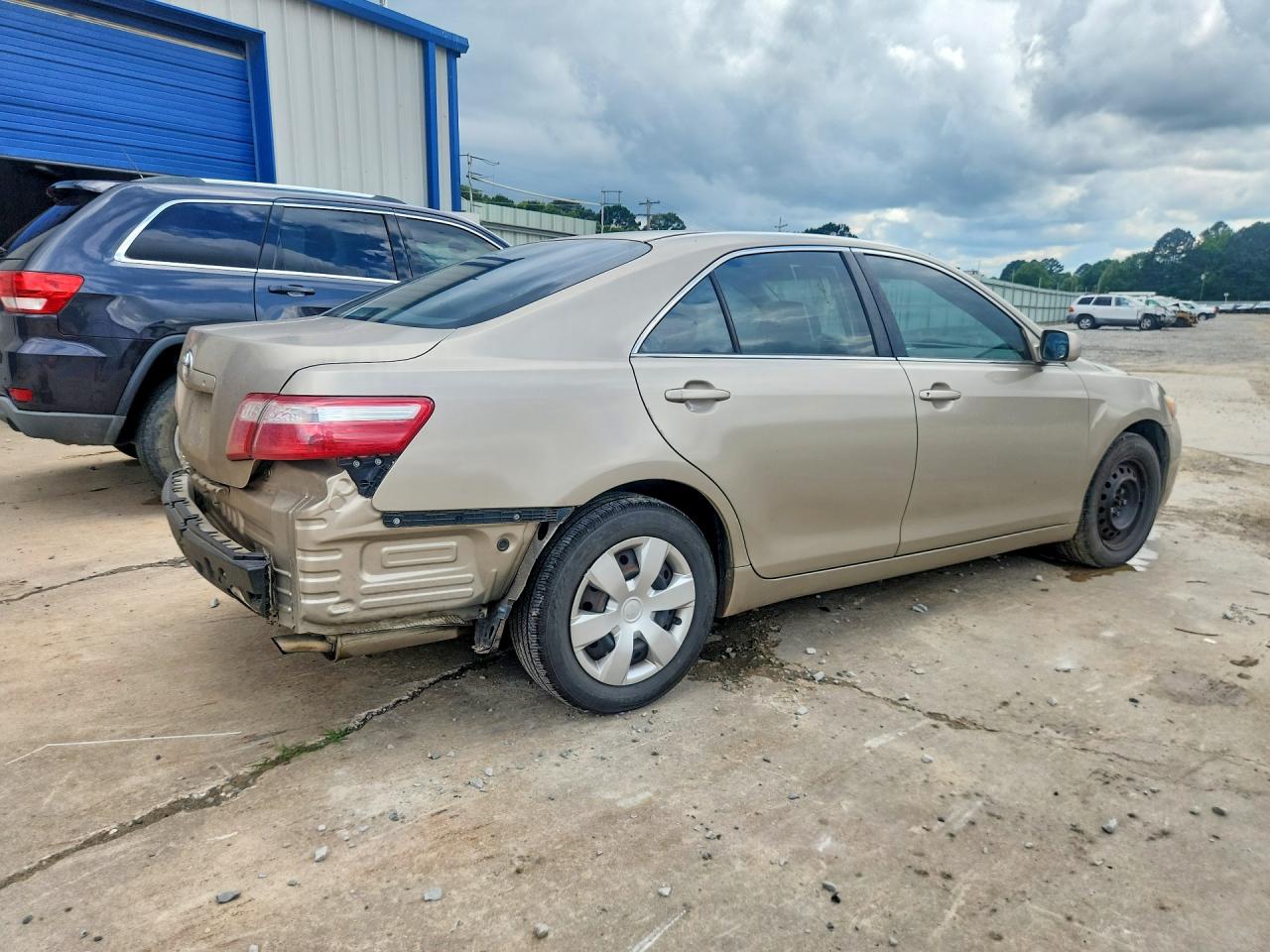 2009 Toyota Camry Base Gold vin: 4T1BE46KX9U877591