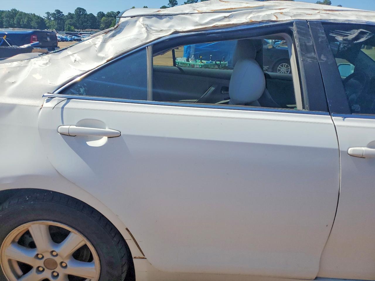2009 Toyota Camry Le White vin: 4T1BE46KX9U881236