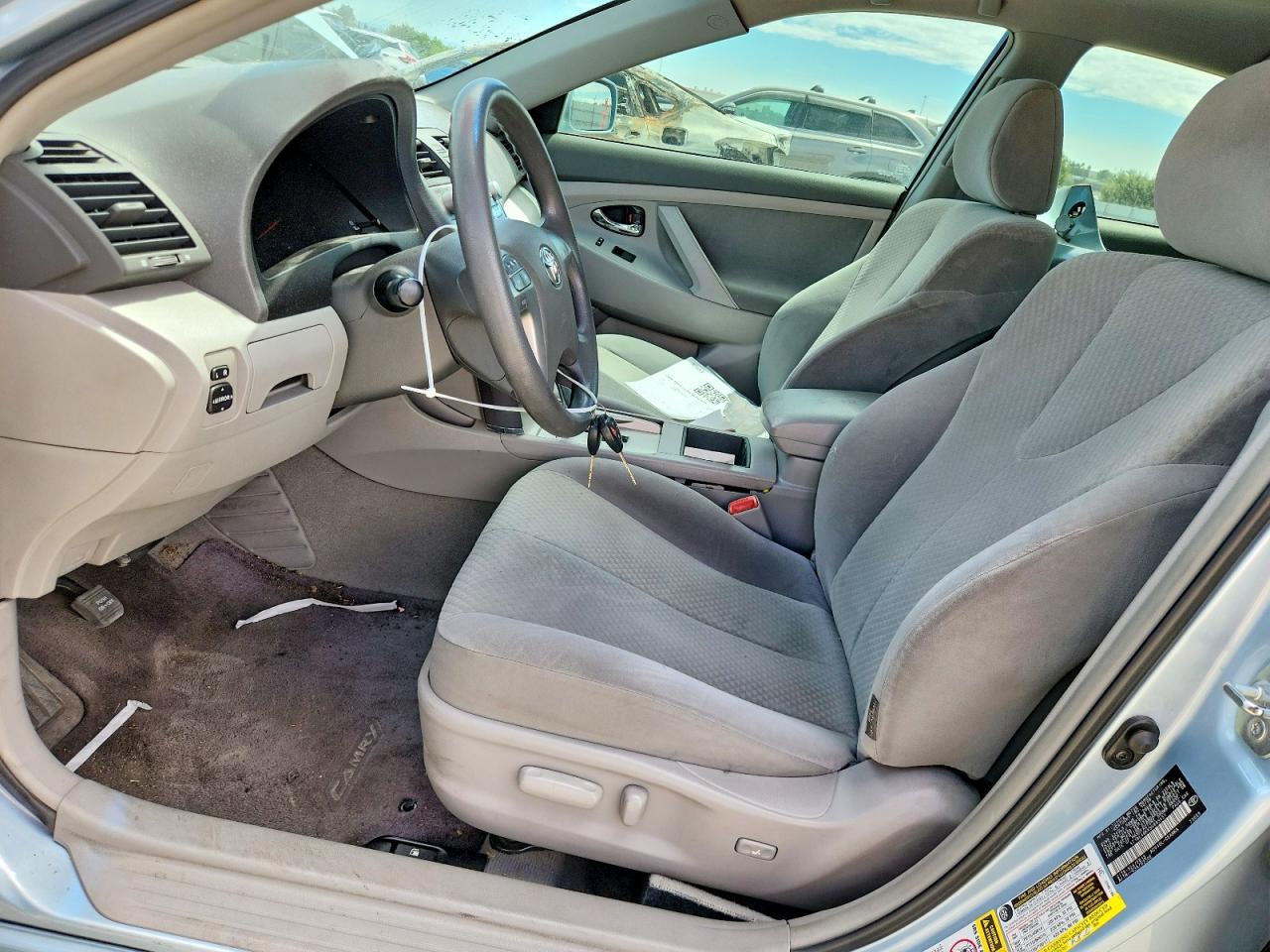 2009 Toyota Camry Le Blue vin: 4T1BE46KX9U889451