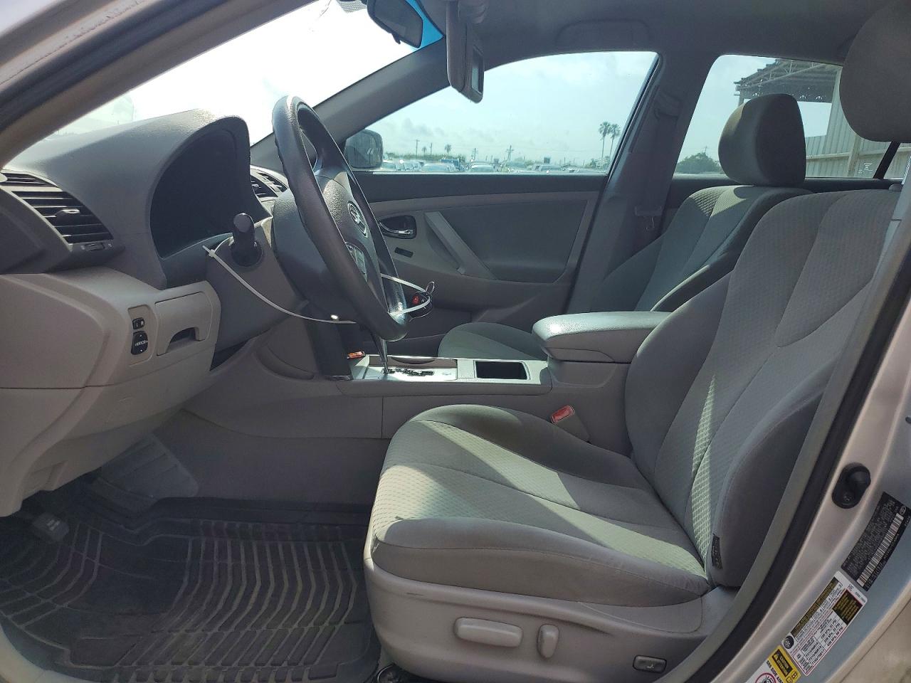 2009 Toyota Camry Le Серебряный vin: 4T1BE46KX9U898375
