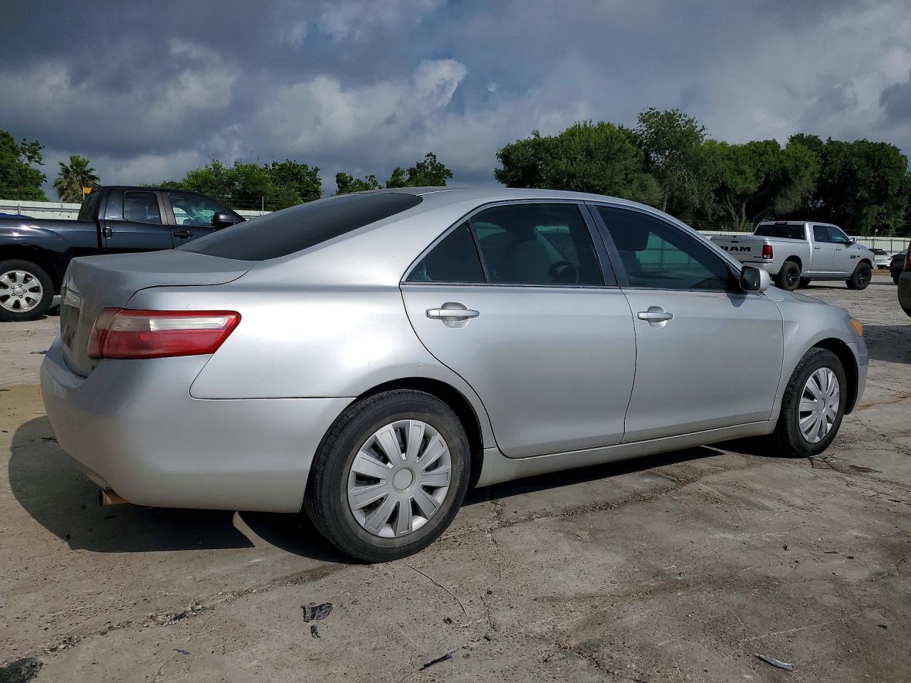 2009 Toyota Camry Le Серебряный vin: 4T1BE46KX9U898375