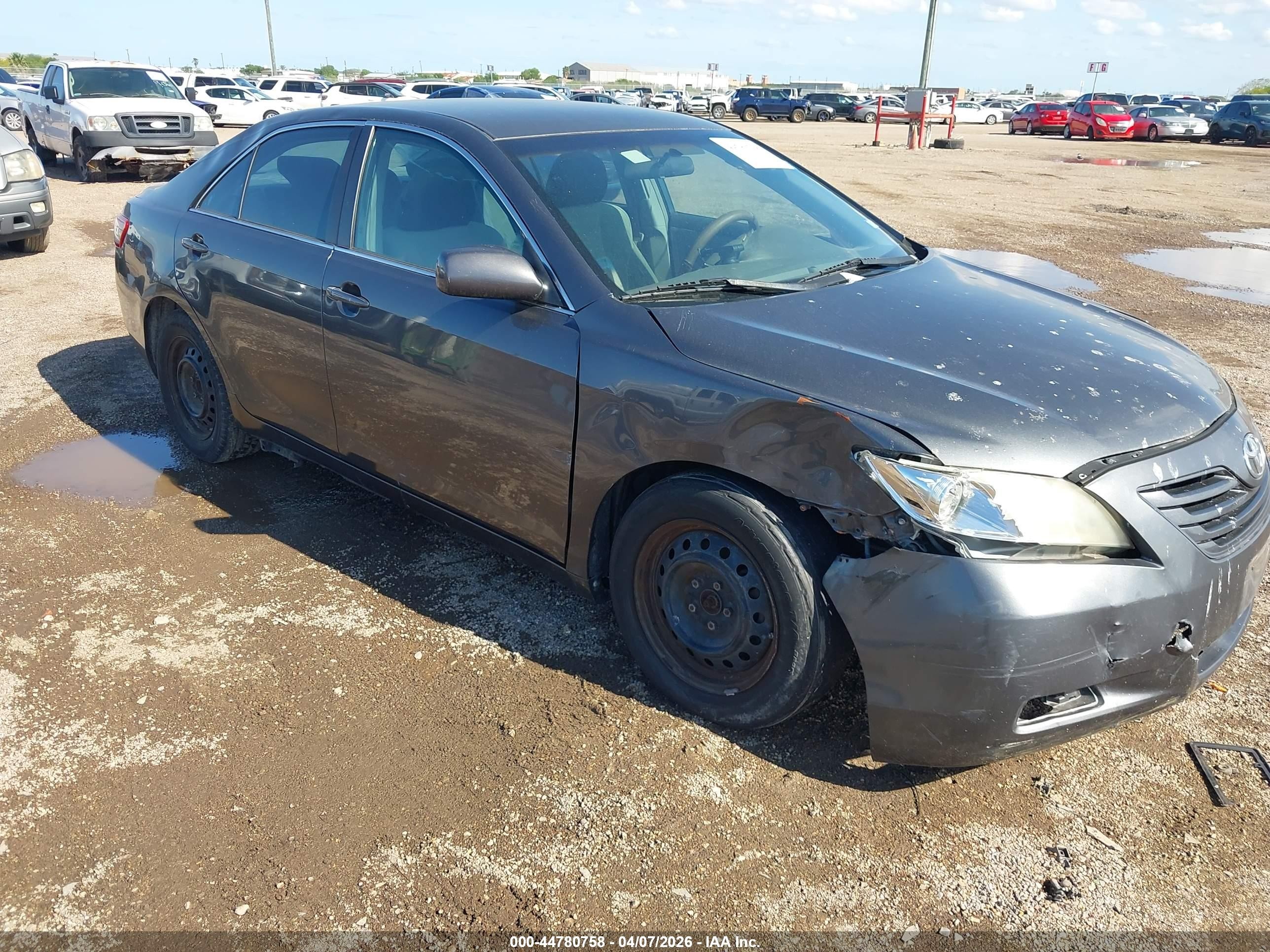 2009 Toyota Camry Le Gray vin: 4T1BE46KX9U901551