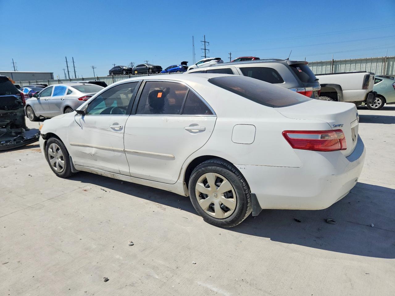 2009 Toyota Camry Le White vin: 4T1BE46KX9U918205