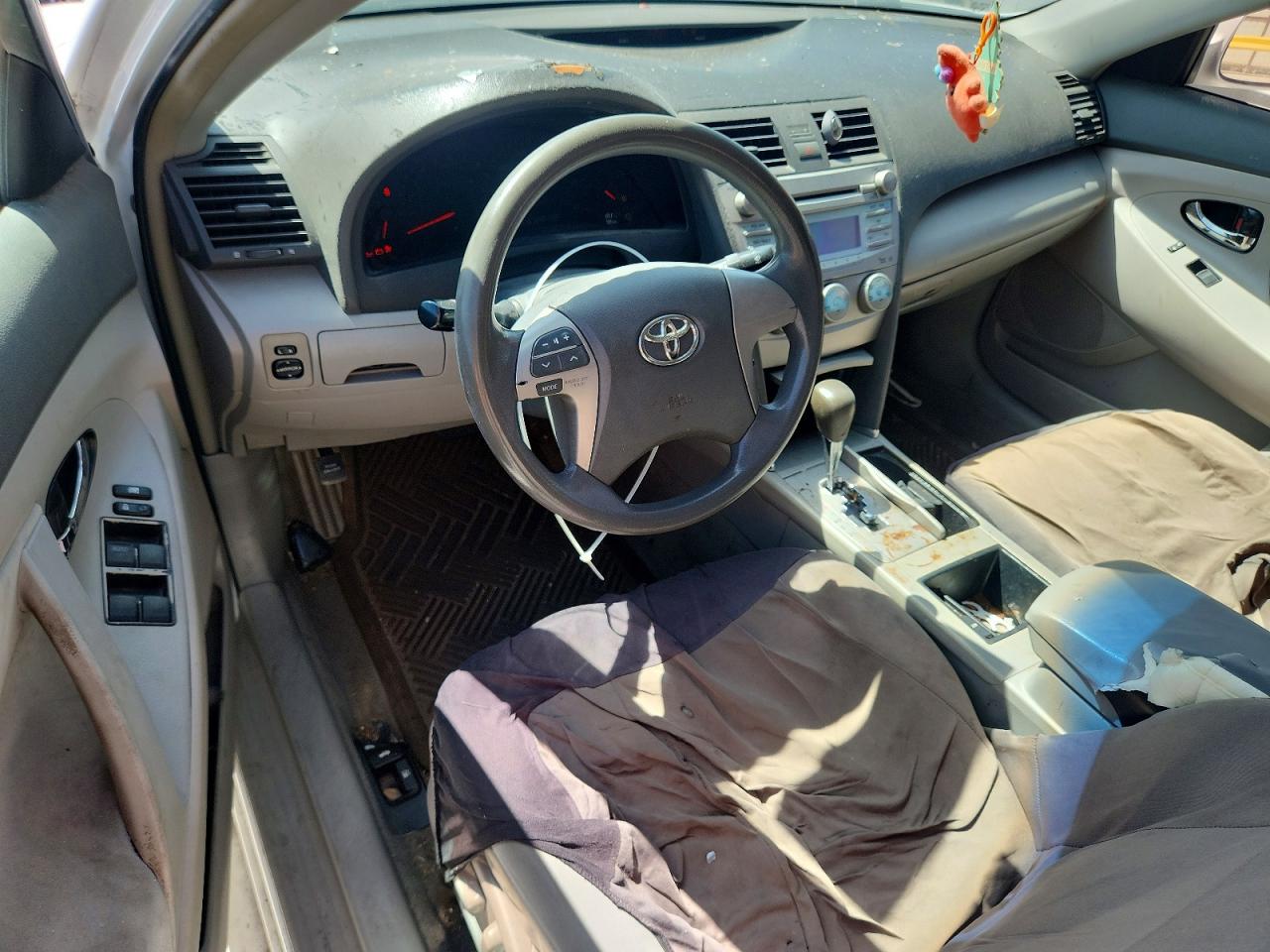 2009 Toyota Camry Le White vin: 4T1BE46KX9U918205