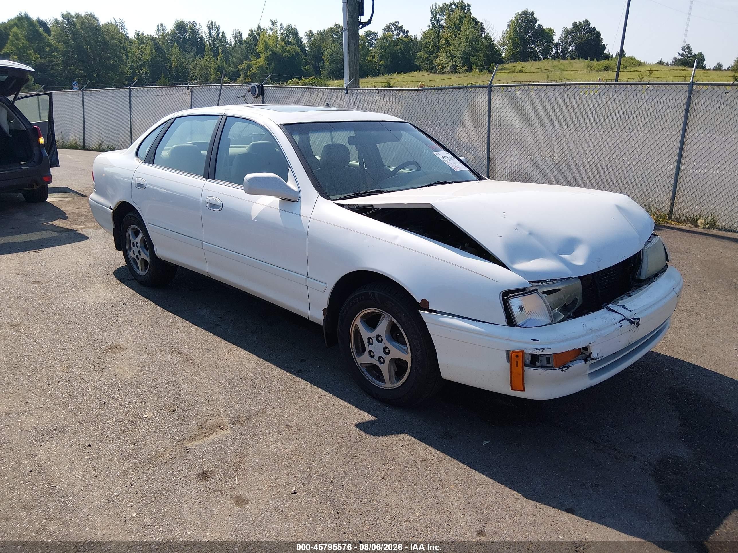 1997 Toyota Avalon Xl White vin: 4T1BF12B0VU165358