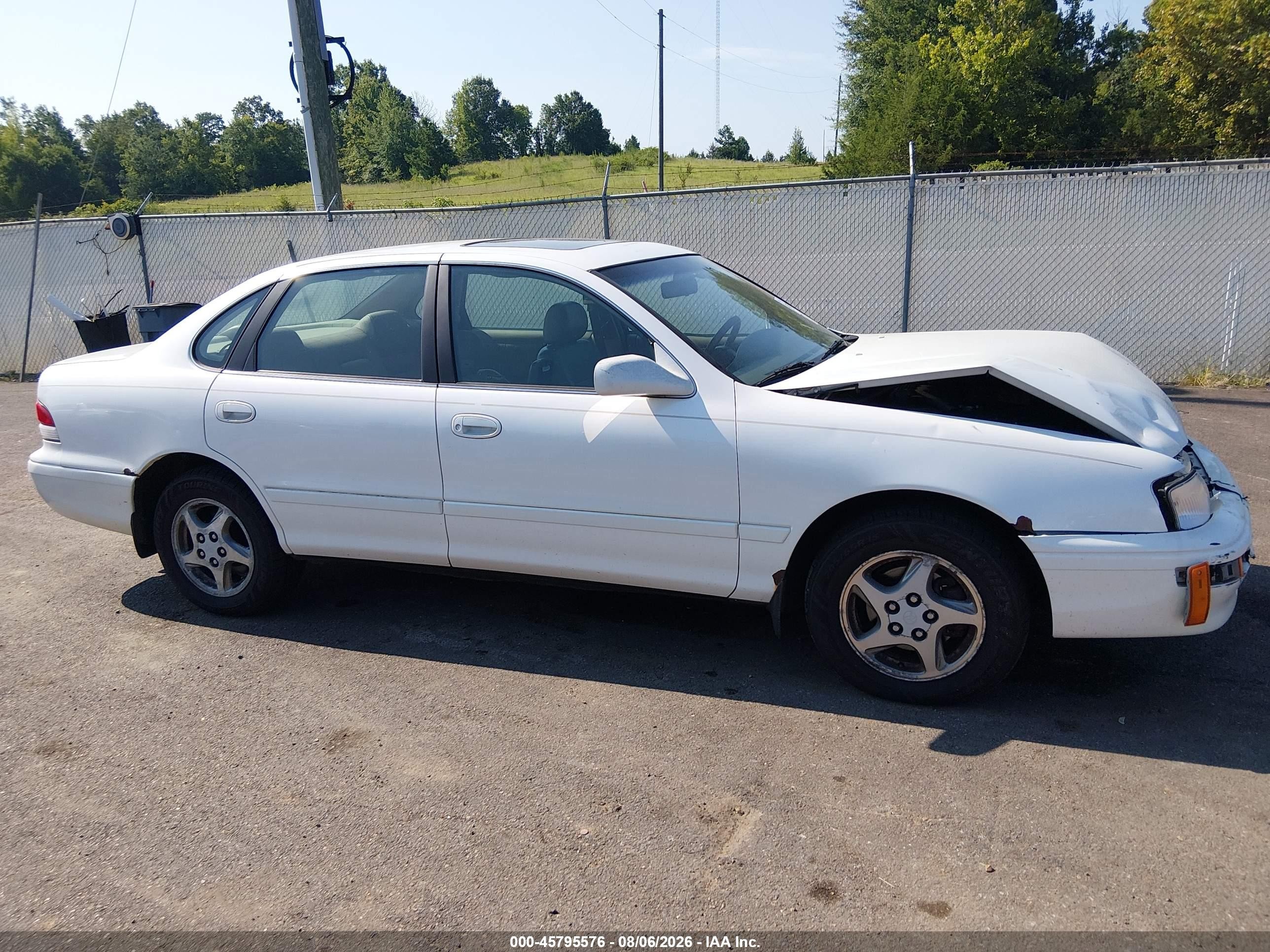 1997 Toyota Avalon Xl White vin: 4T1BF12B0VU165358