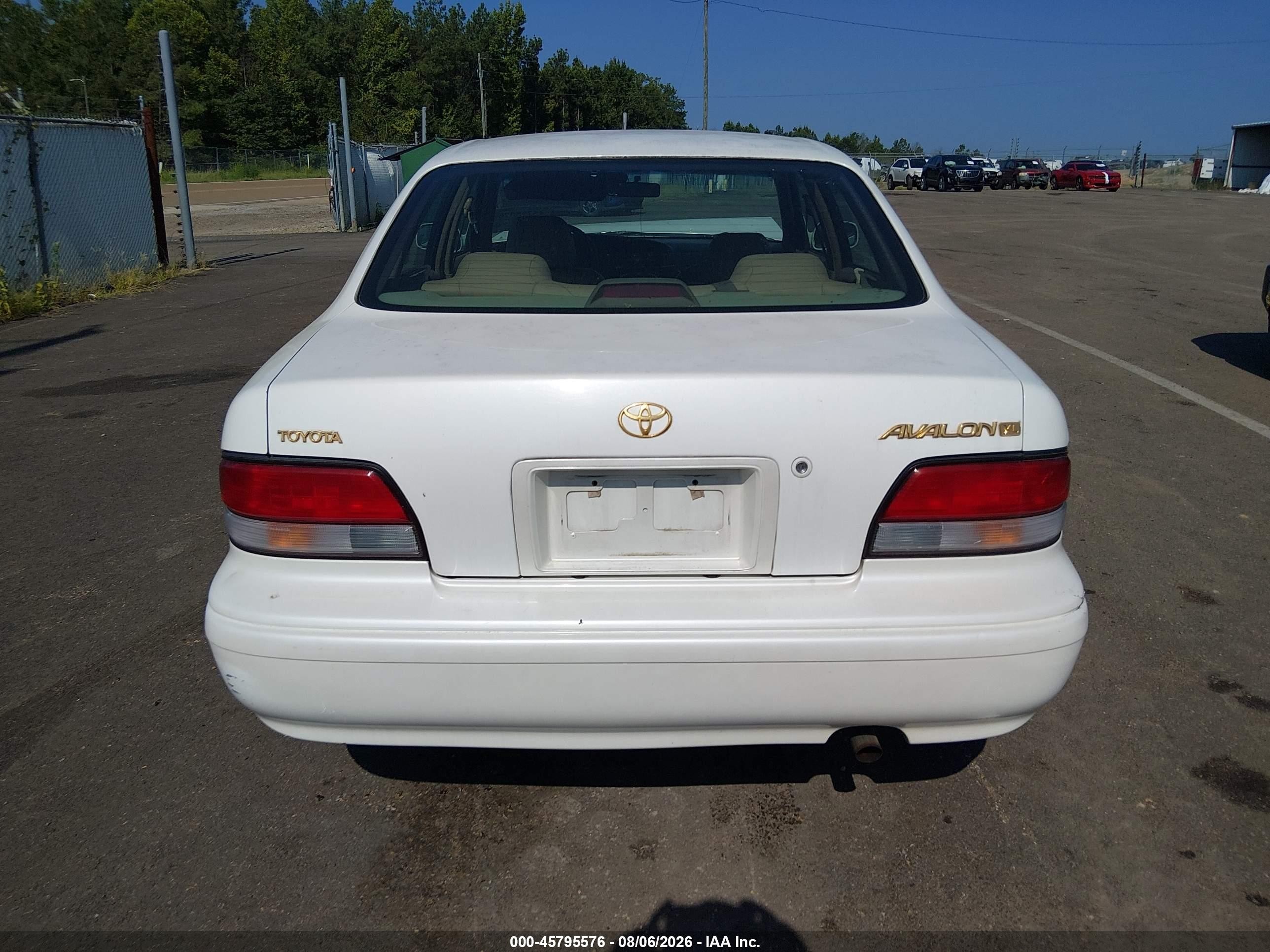 1997 Toyota Avalon Xl White vin: 4T1BF12B0VU165358