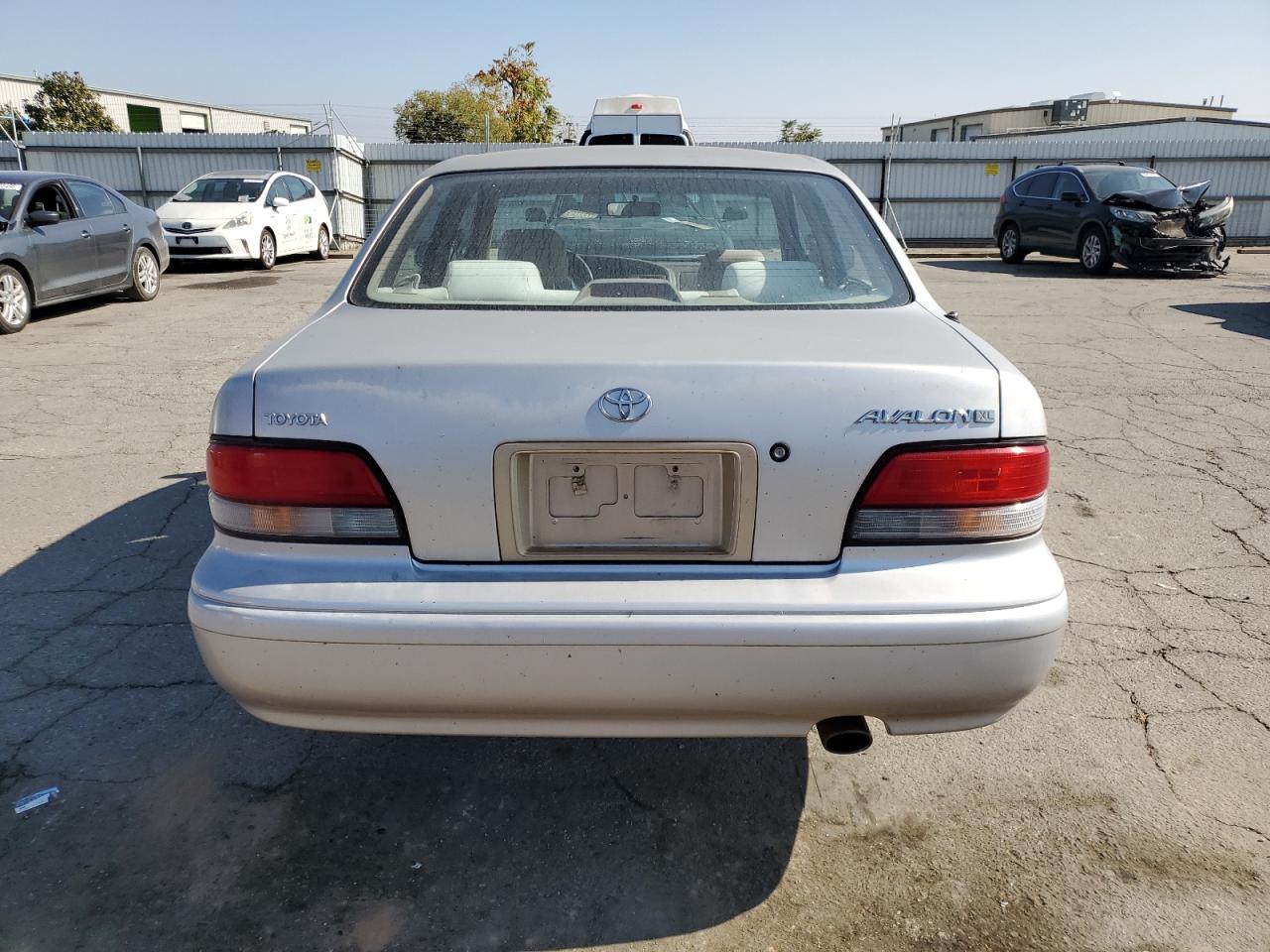 1996 Toyota Avalon Xl Серебряный vin: 4T1BF12B1TU134732