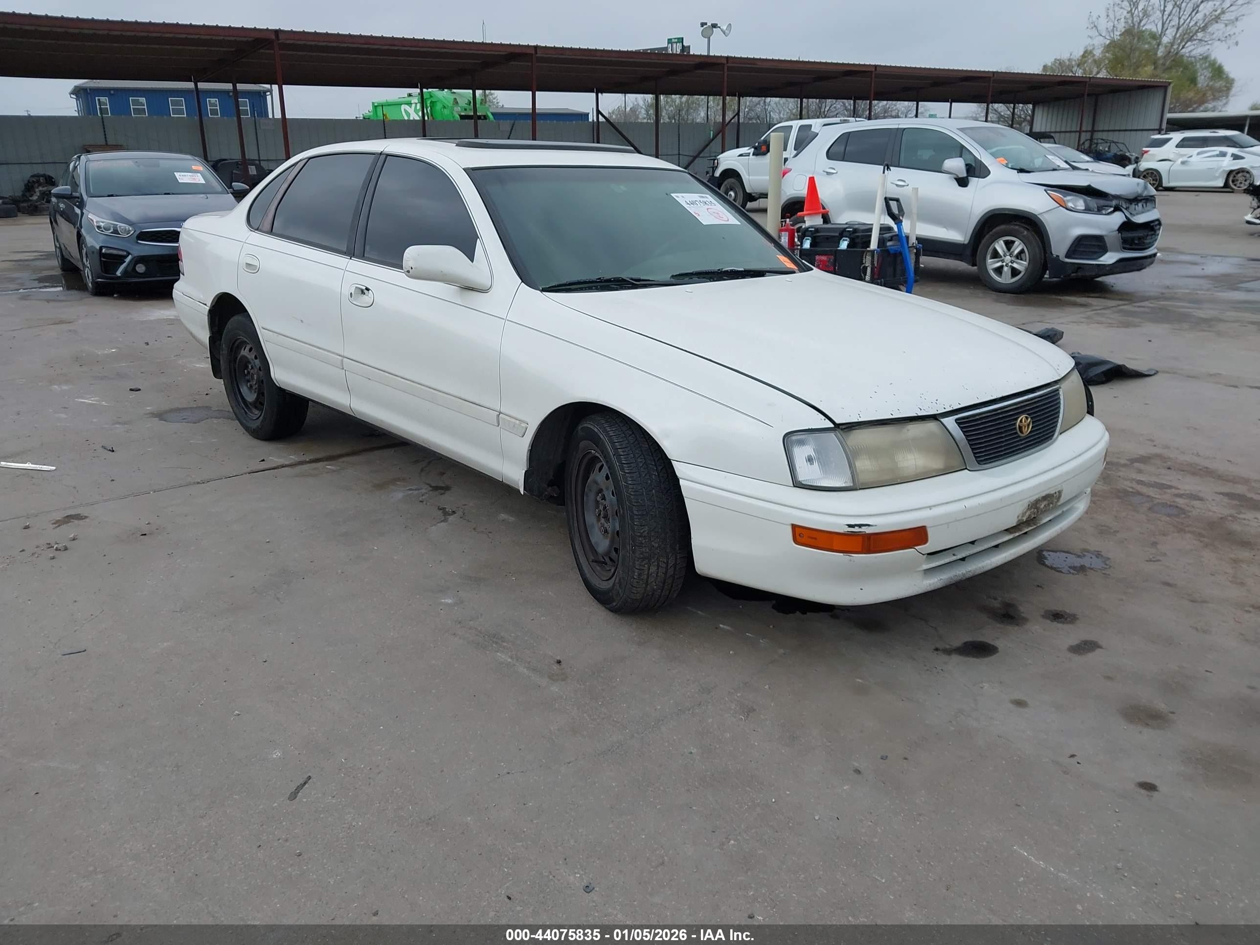4T1BF12B1VU195646