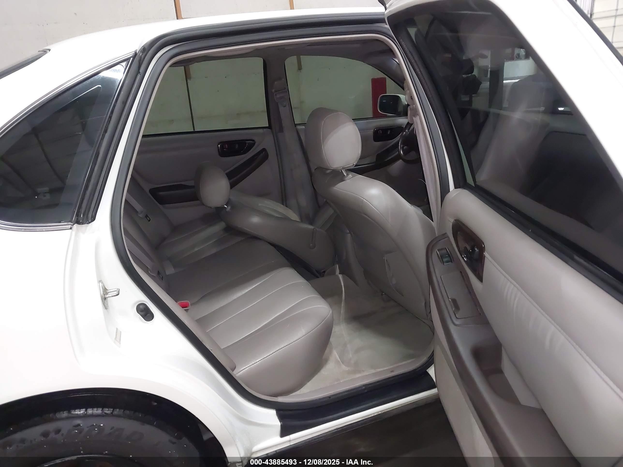 1996 Toyota Avalon Xl/xls White vin: 4T1BF12B2TU100153