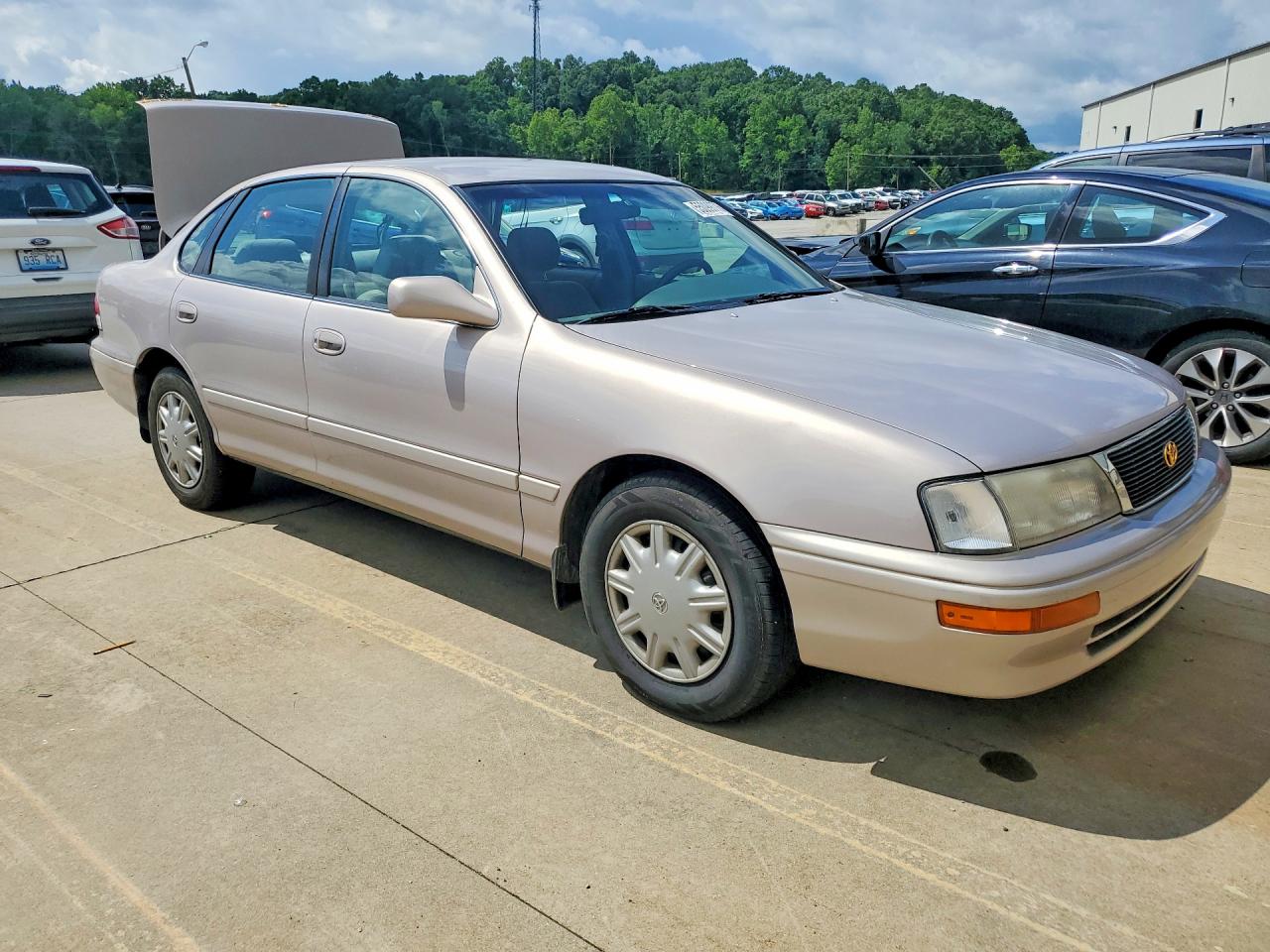1997 Toyota Avalon Xl Gold vin: 4T1BF12B3VU182428