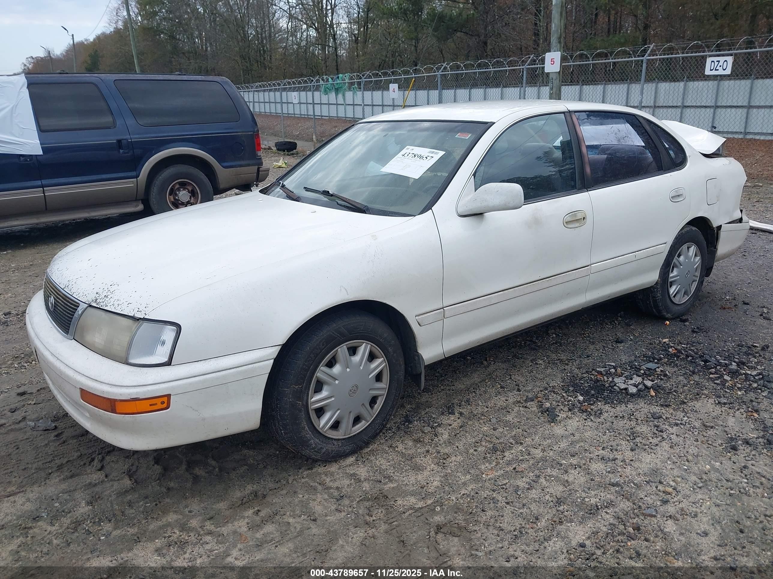 1996 Toyota Avalon Xl/xls White vin: 4T1BF12B4TU095294