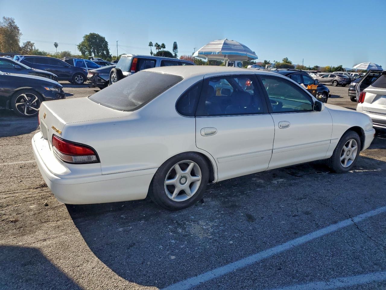 1997 Toyota Avalon White vin: 4T1BF12B4VU176816