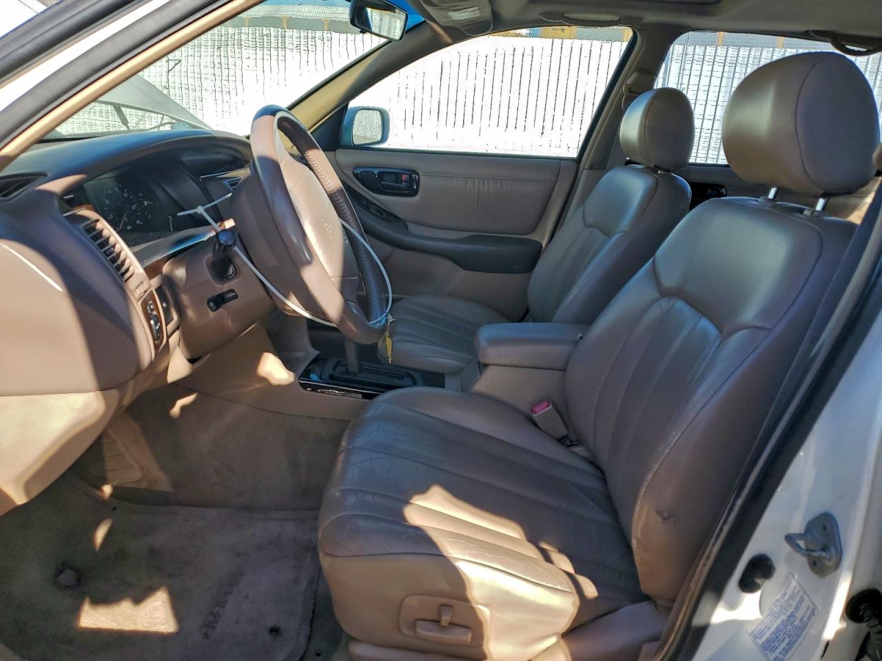 1997 Toyota Avalon White vin: 4T1BF12B4VU176816