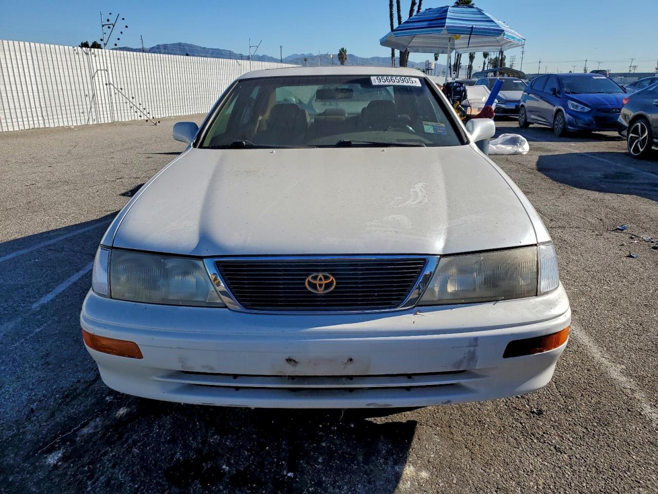 1997 Toyota Avalon White vin: 4T1BF12B4VU176816