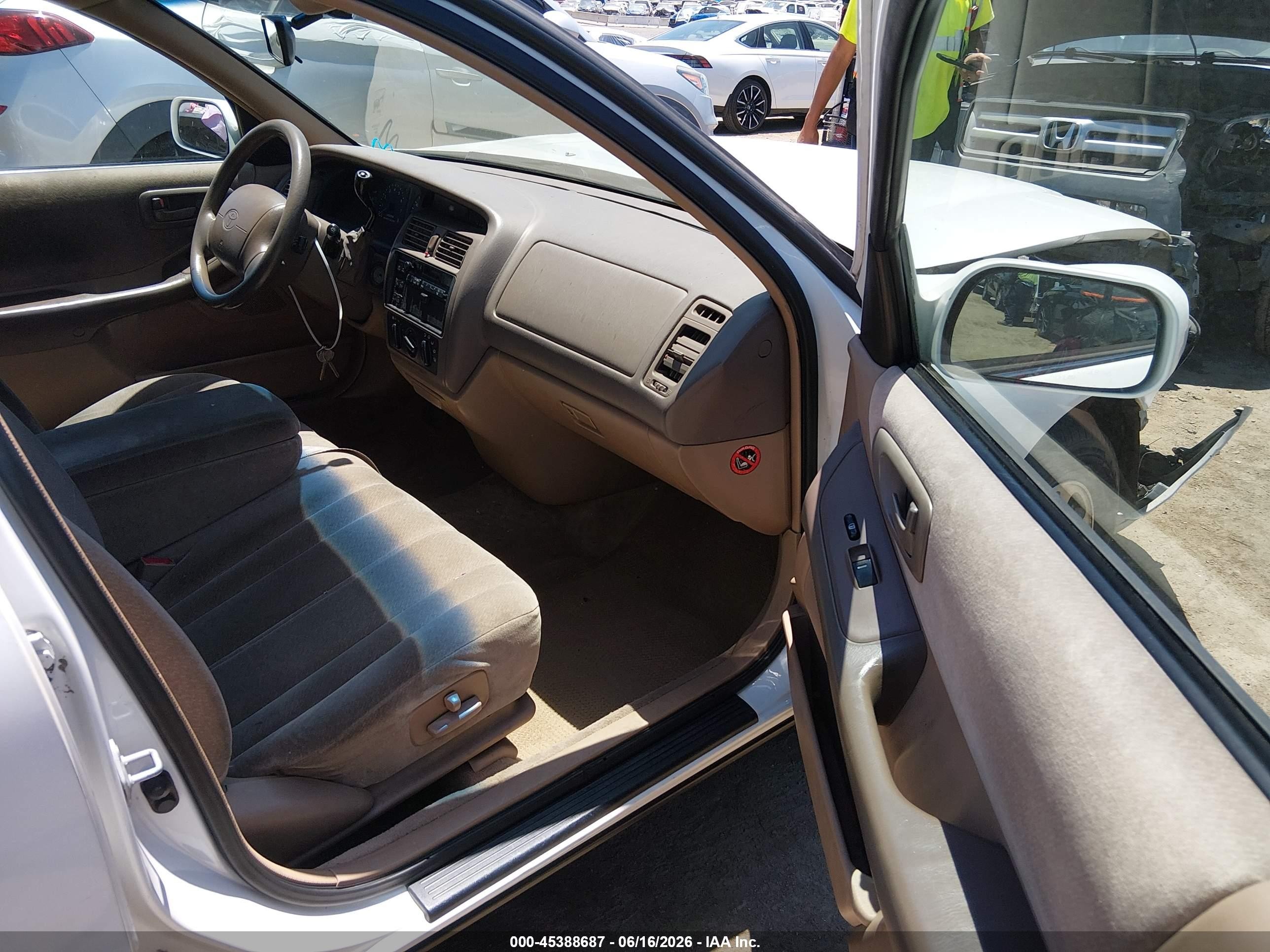 1997 Toyota Avalon Xl Белый vin: 4T1BF12B5VU170961
