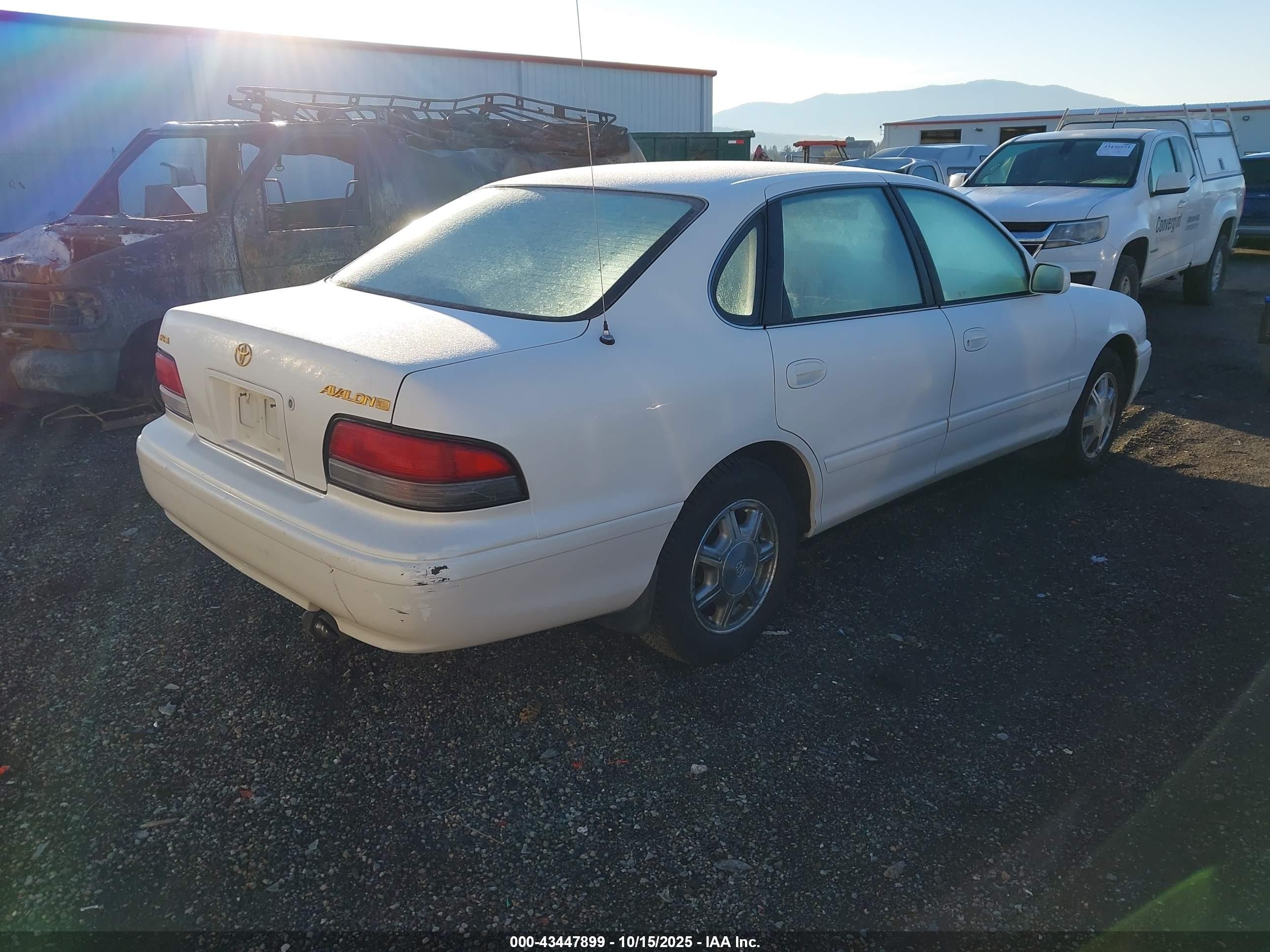 1996 Toyota Avalon Xl/xls White vin: 4T1BF12B6TU066654