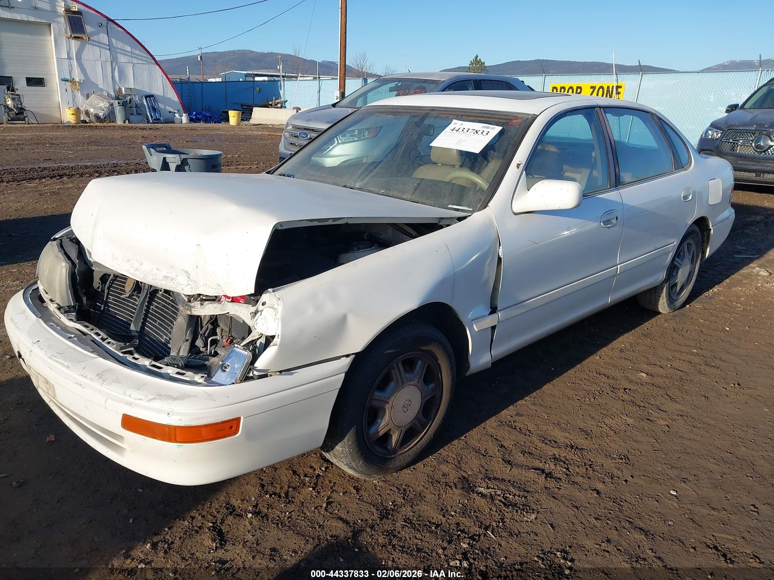 1996 Toyota Avalon Xl/xls White vin: 4T1BF12B6TU081932