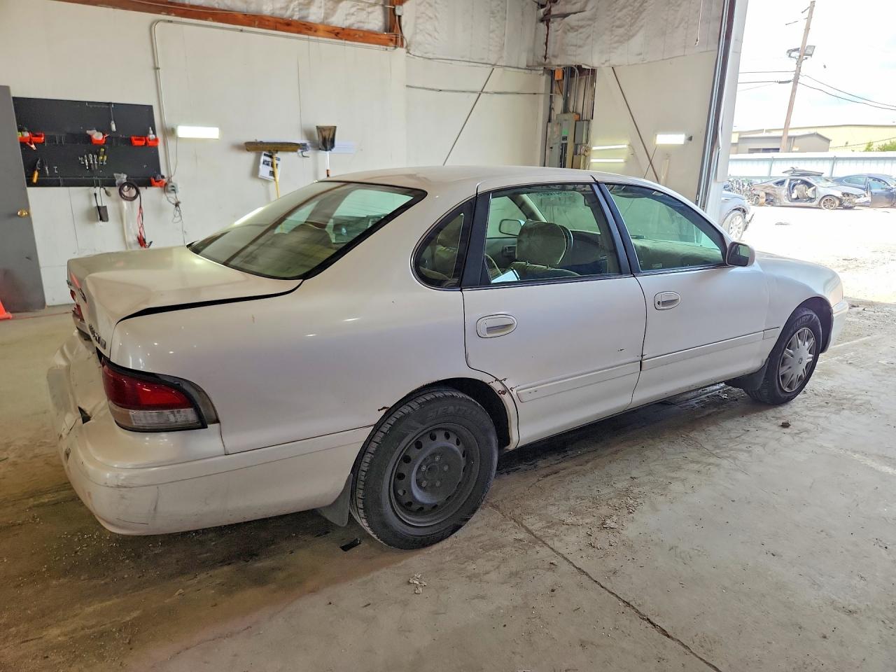 1997 Toyota Avalon Xl White vin: 4T1BF12B6VU209329