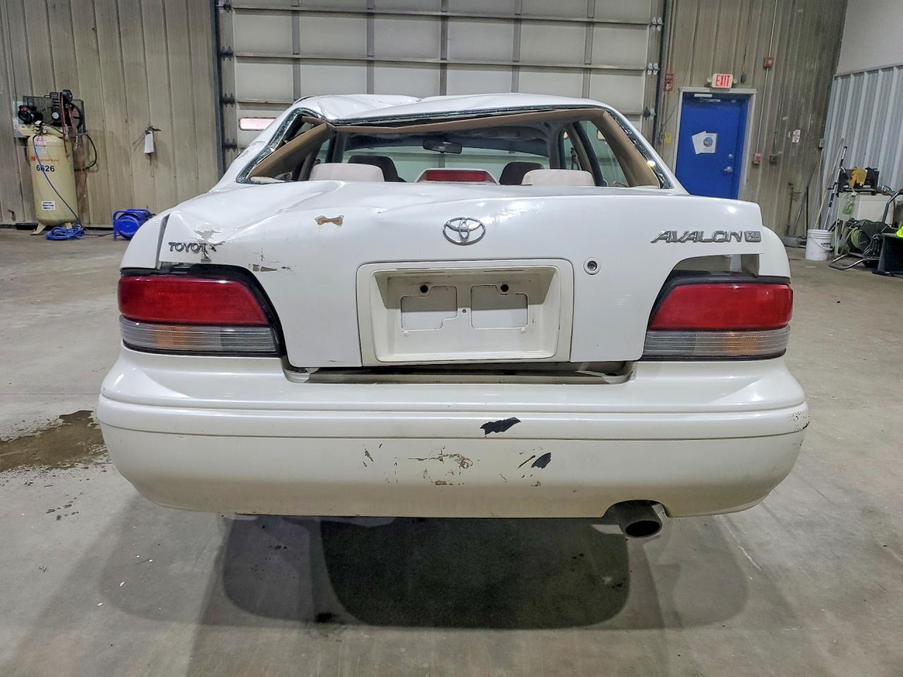 1997 Toyota Avalon Xl White vin: 4T1BF12B7VU174381