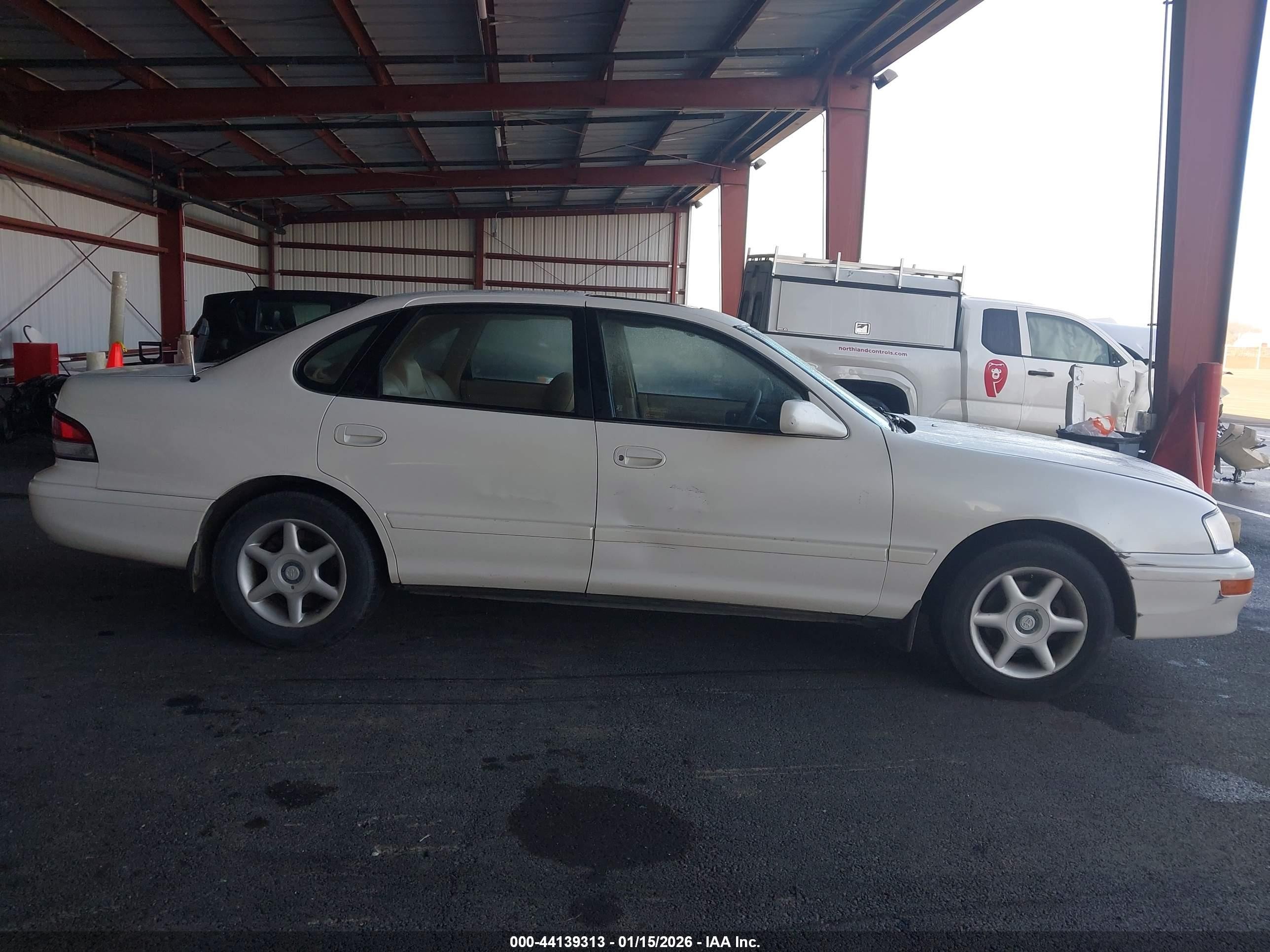 1996 Toyota Avalon Xl/xls White vin: 4T1BF12B8TU079860