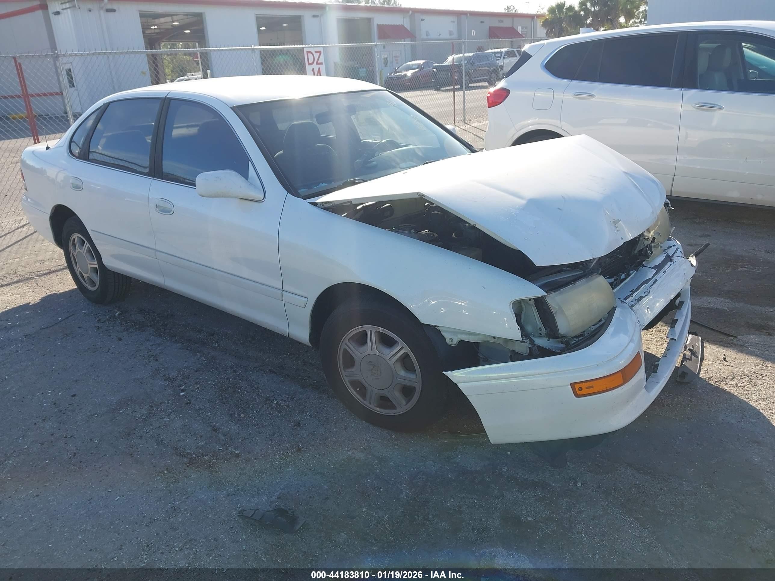 1996 Toyota Avalon Xl/xls White vin: 4T1BF12B8TU106247