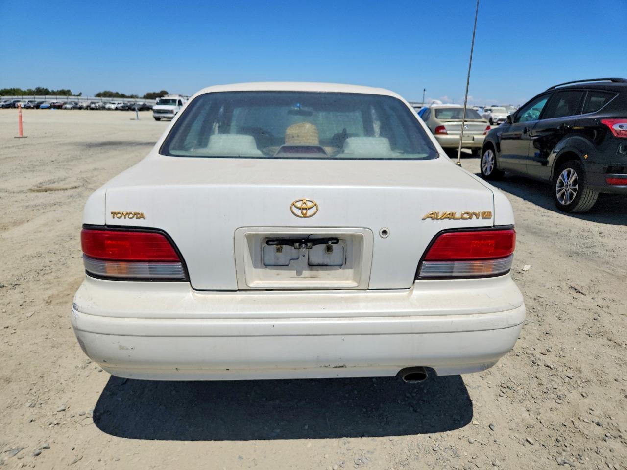 1996 Toyota Avalon Xl White vin: 4T1BF12B9TU123624