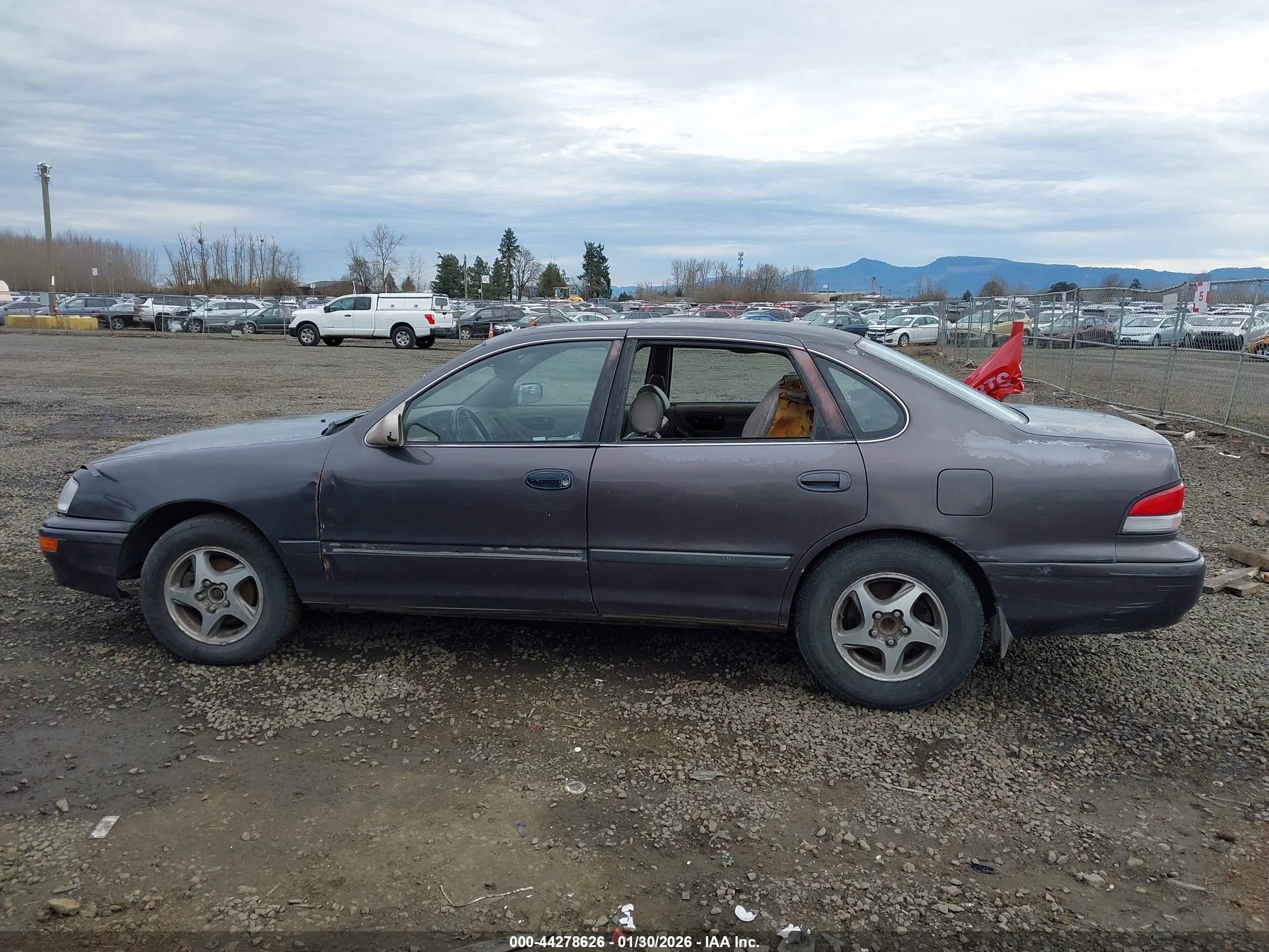 1996 Toyota Avalon Xl/xls Коричневый vin: 4T1BF12BXTU062543