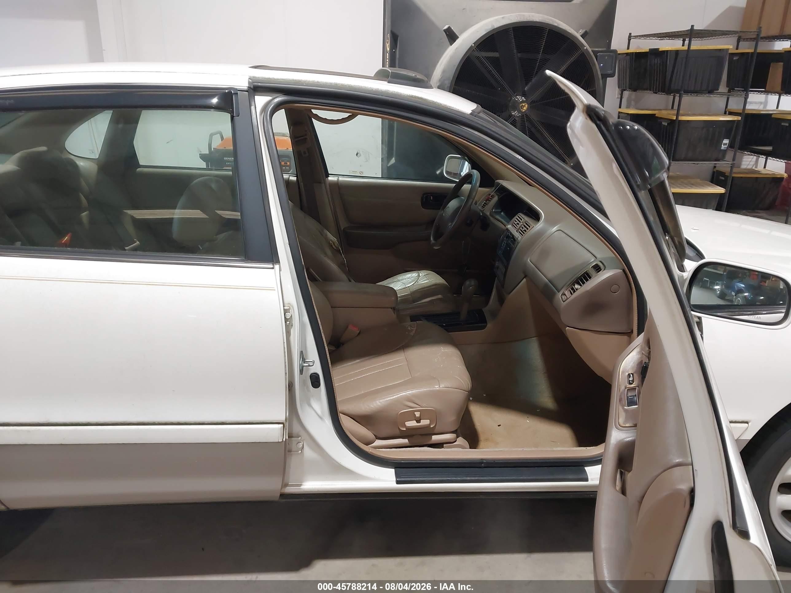1997 Toyota Avalon Xls White vin: 4T1BF12BXVU208619