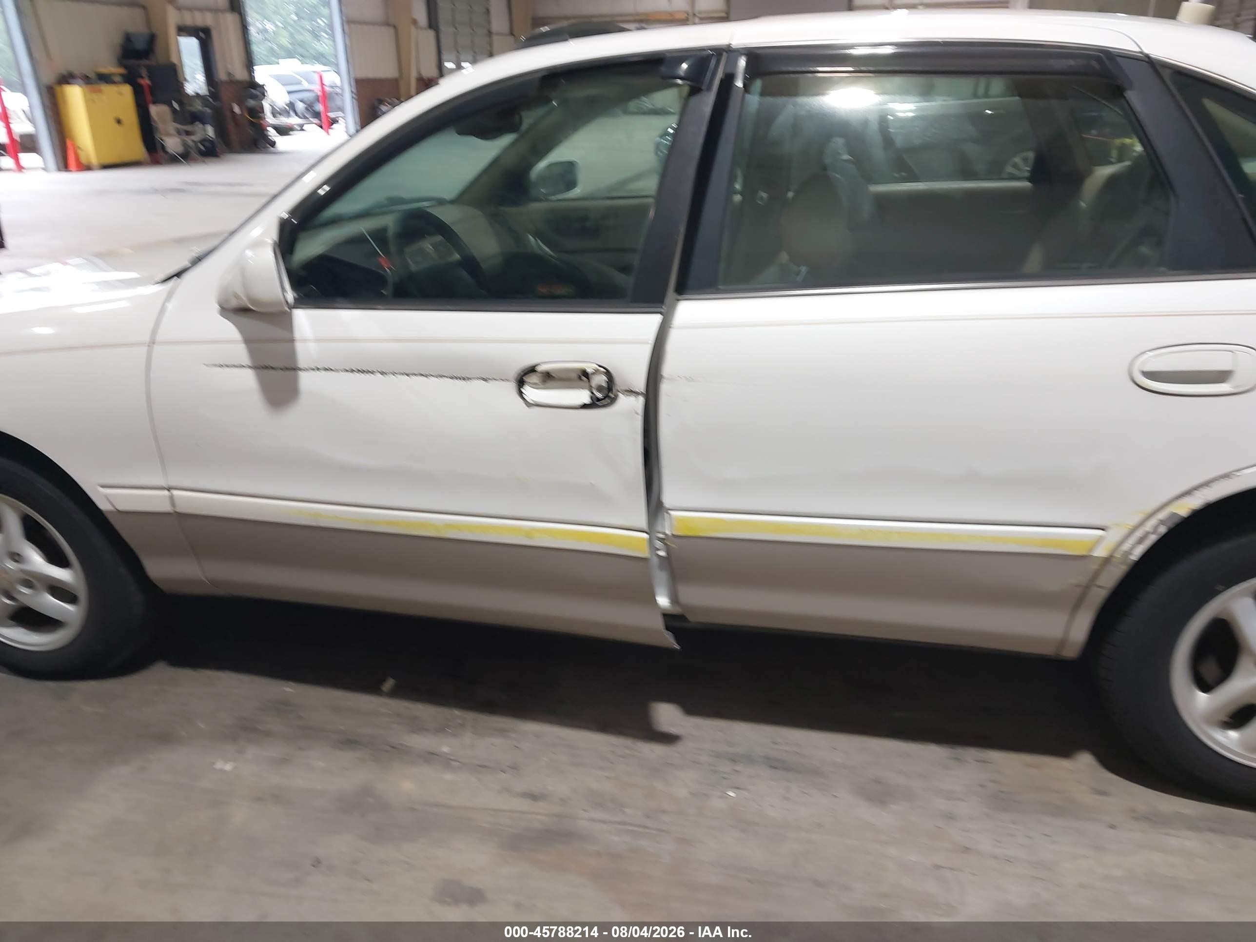 1997 Toyota Avalon Xls White vin: 4T1BF12BXVU208619